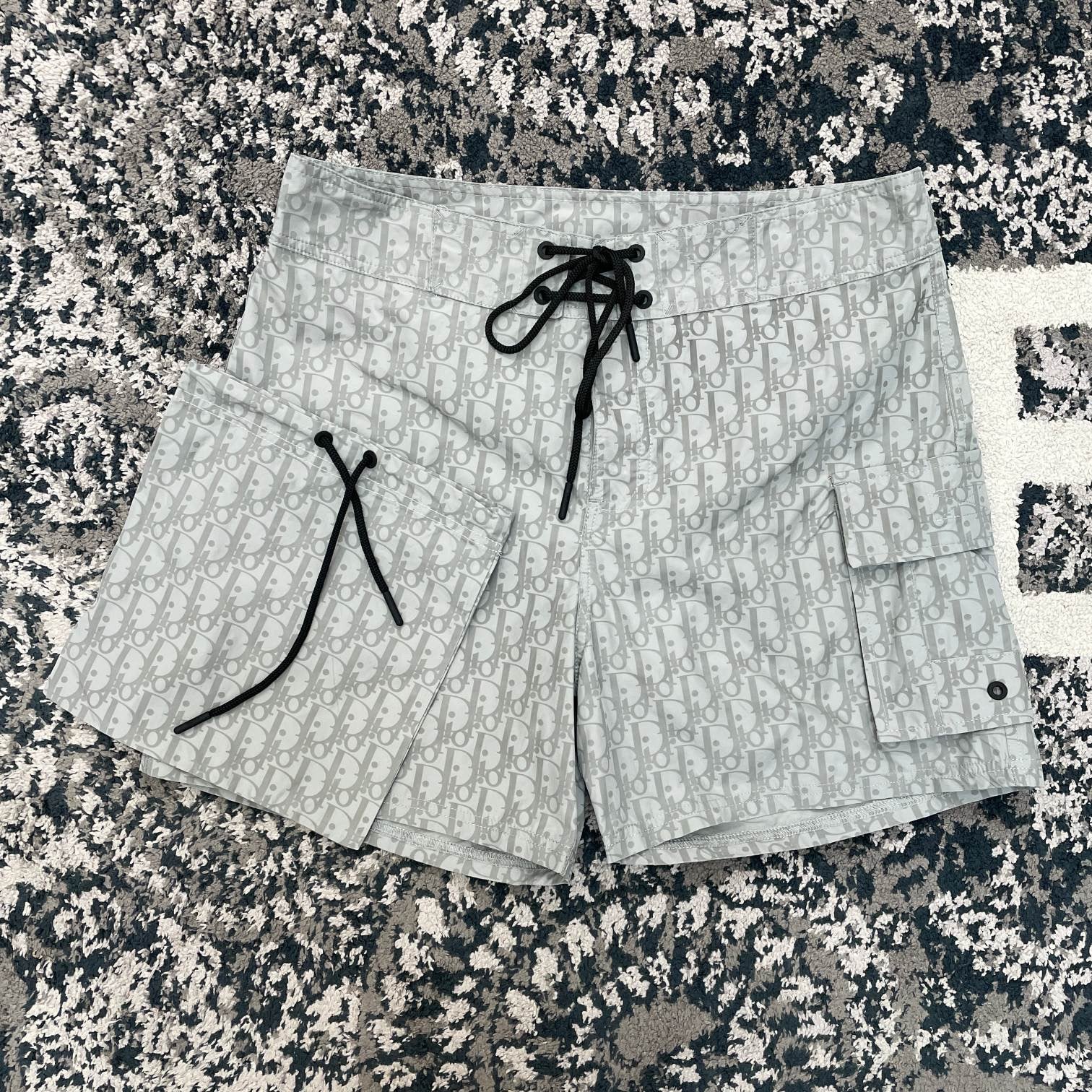 Grey Shorts - Size L - FashionHype.xyz