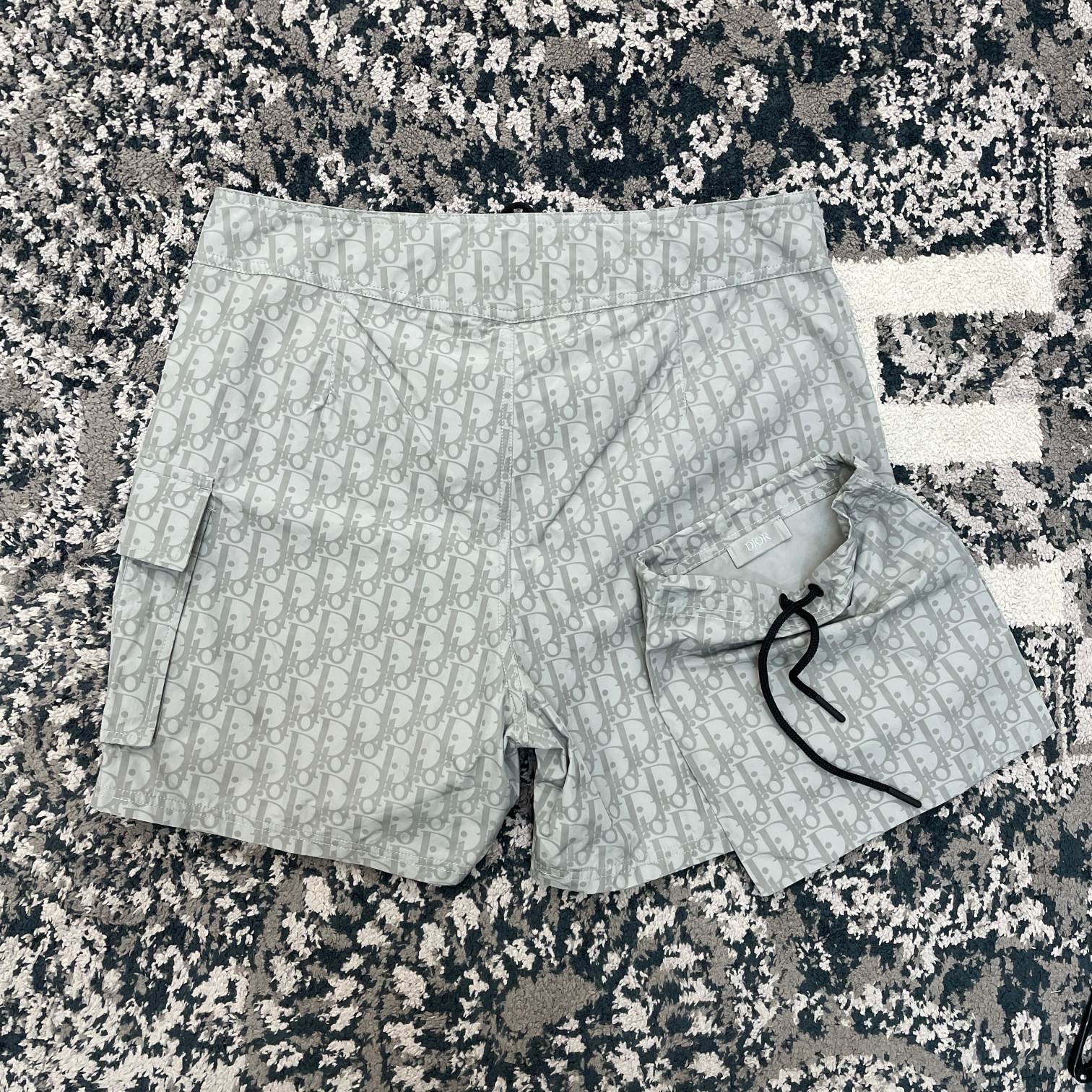 Grey Shorts - Size L - FashionHype.xyz