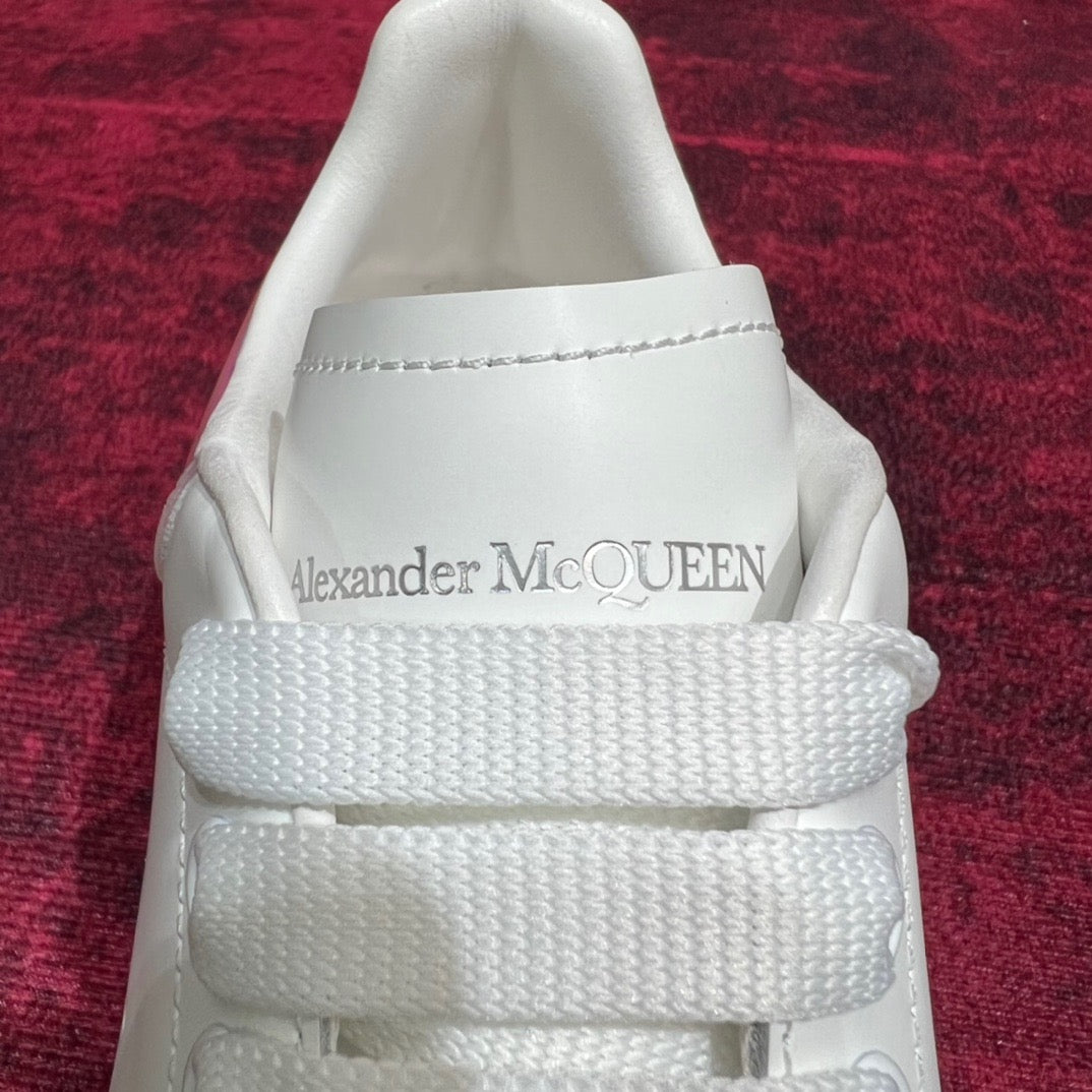 Weiße Schuhe