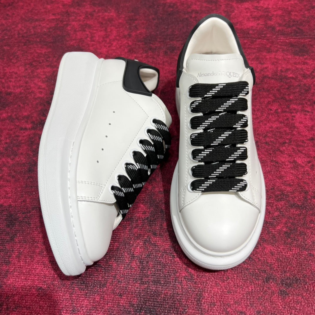 Weiße Schuhe