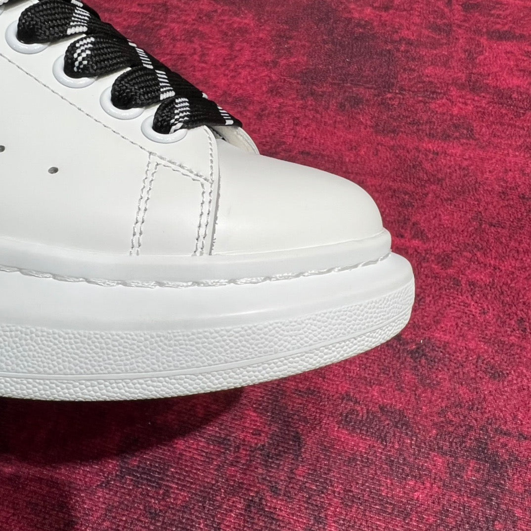Weiße Schuhe