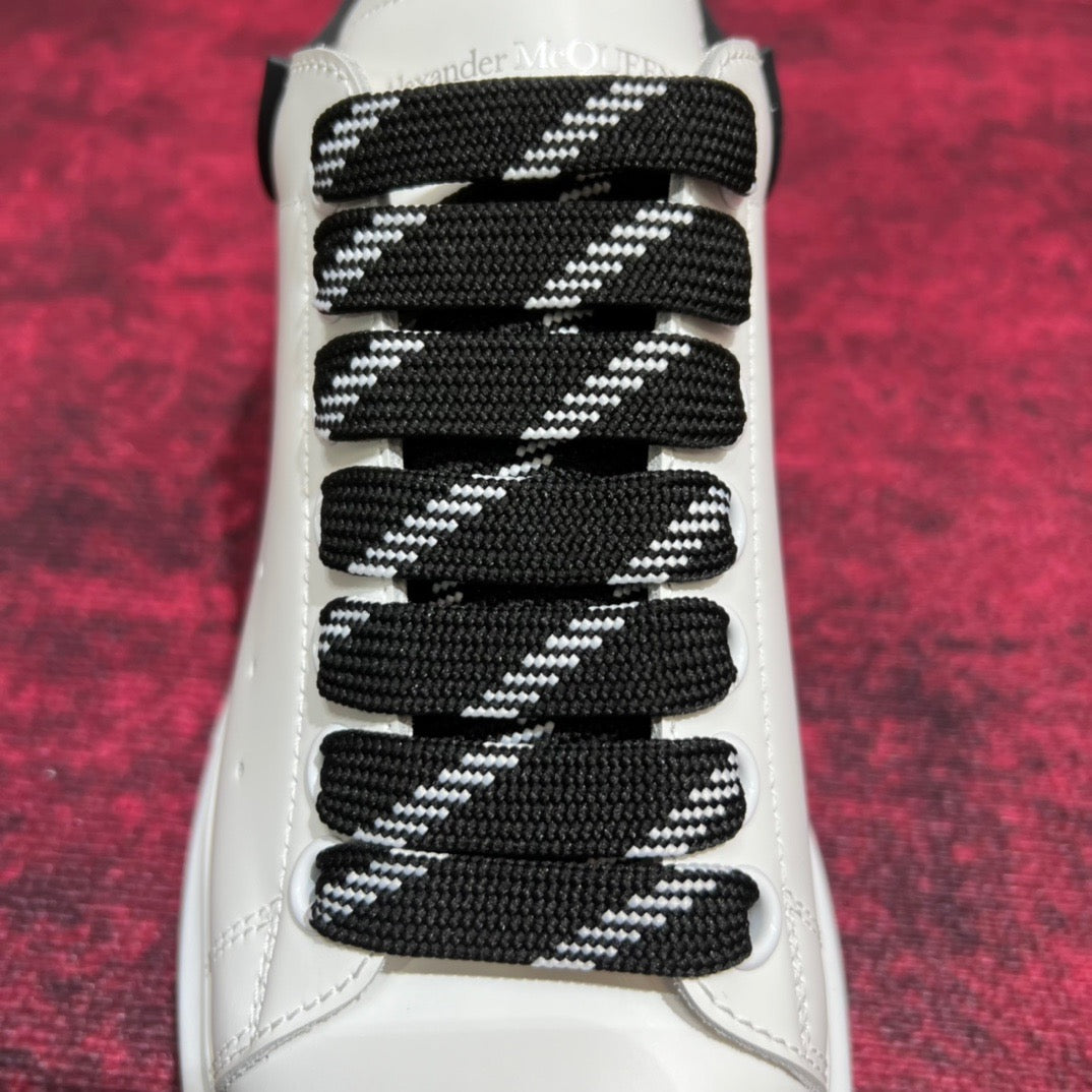 Weiße Schuhe