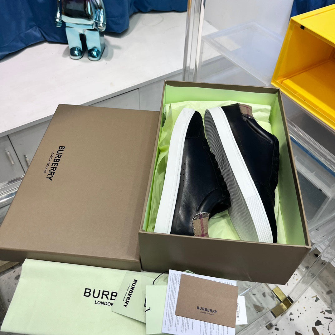 Schwarz-weiße Schuhe