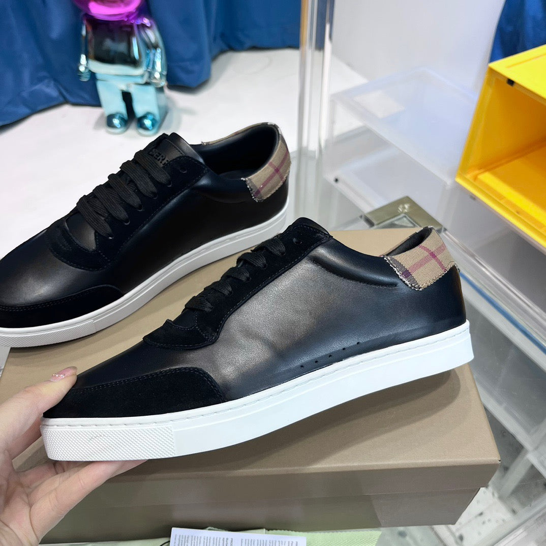 Schwarz-weiße Schuhe