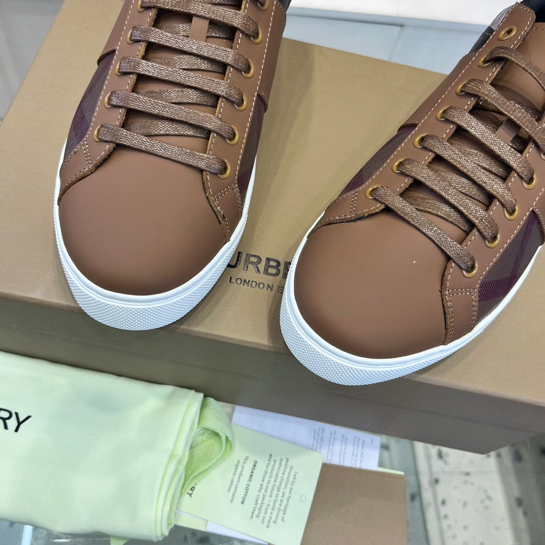 Braun grau weiß Schuhe