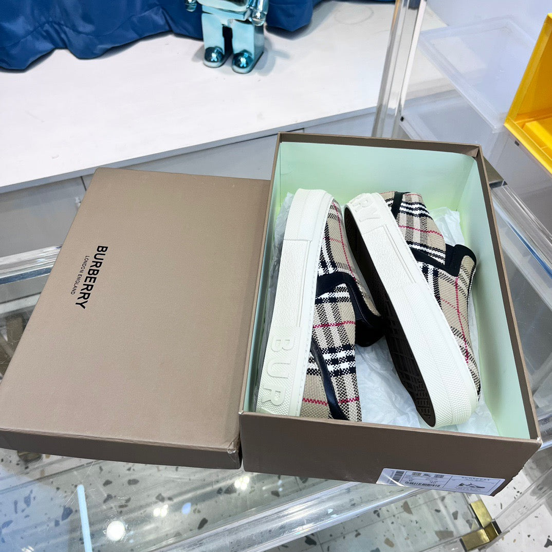 Schwarz weiß grau Schuhe
