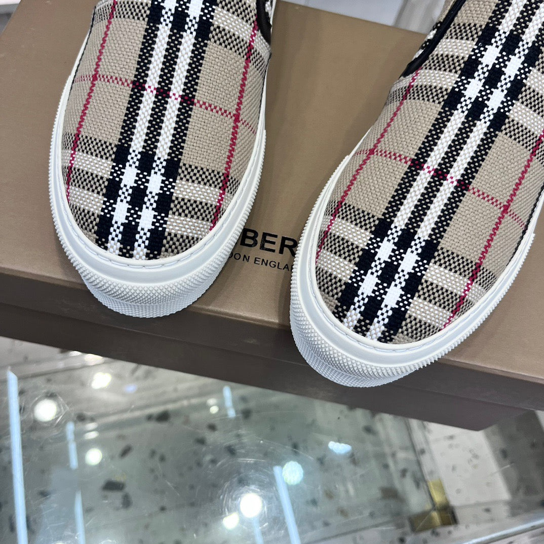 Schwarz weiß grau Schuhe