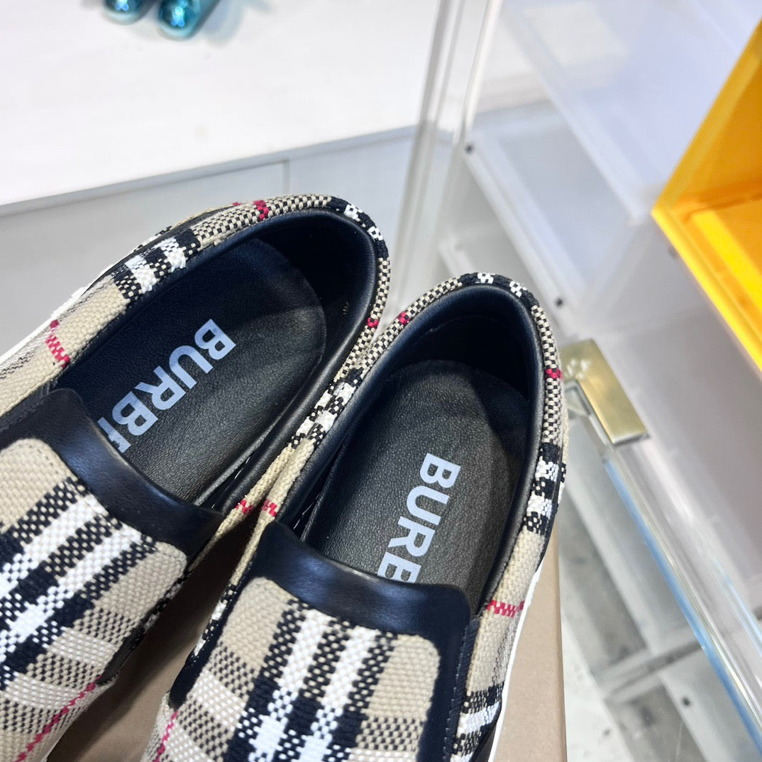 Schwarz weiß grau Schuhe
