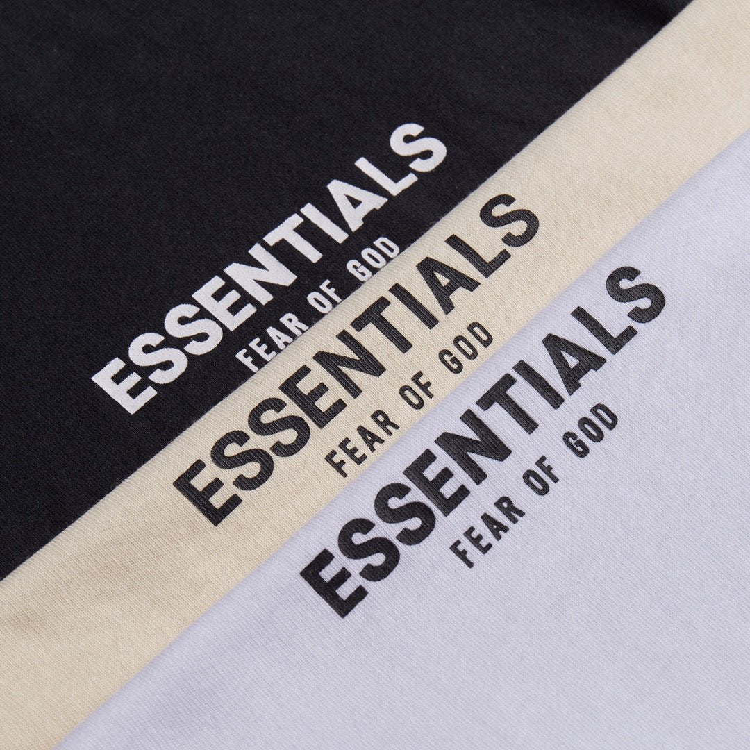 Weiße, graue und schwarze T-Shirts