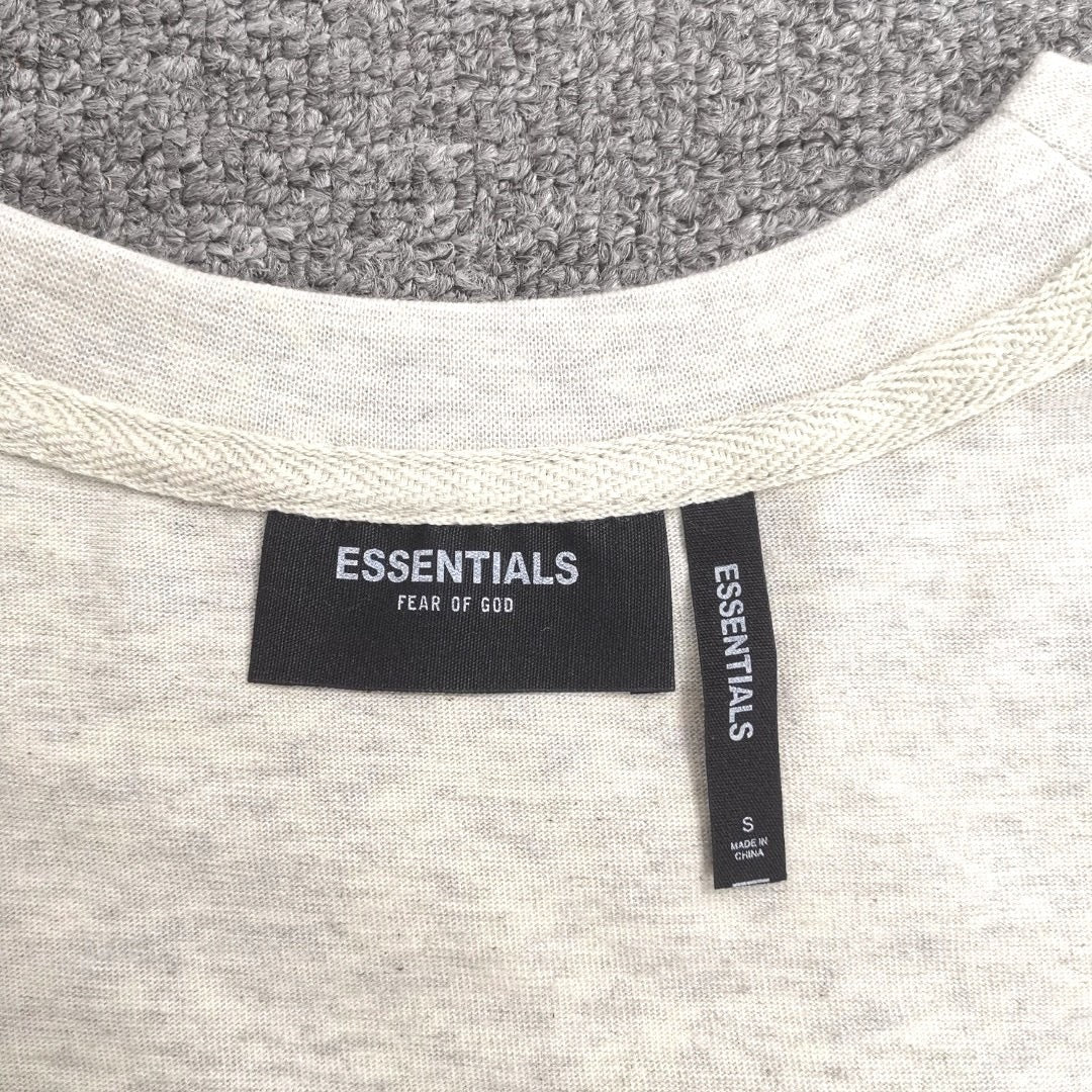 Weiße und blaue T-Shirts
