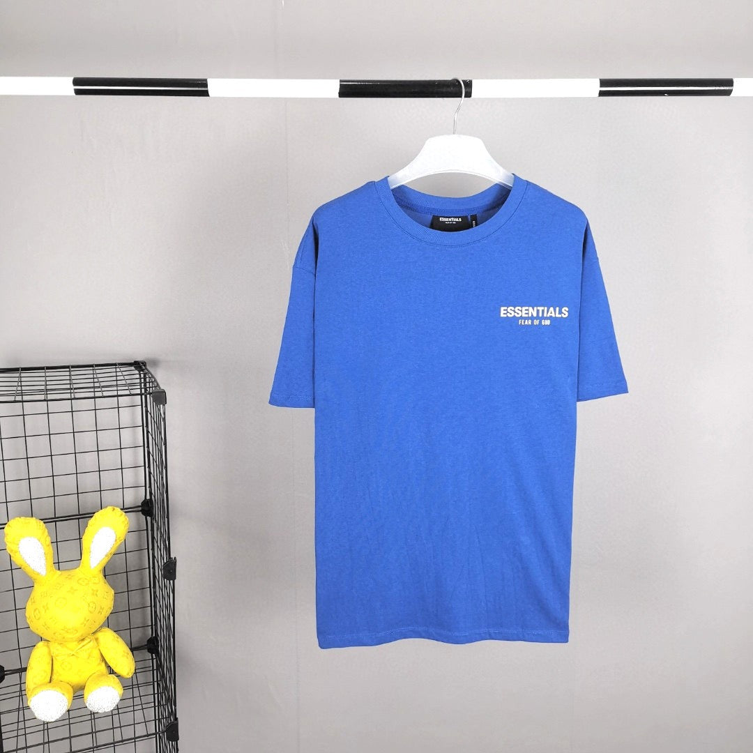 Camisetas blancas y azules