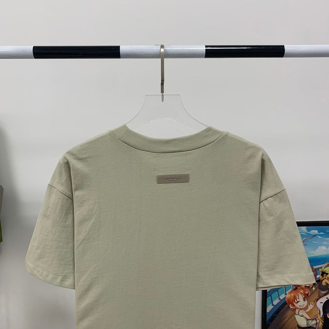 Graue und schwarze T-Shirts