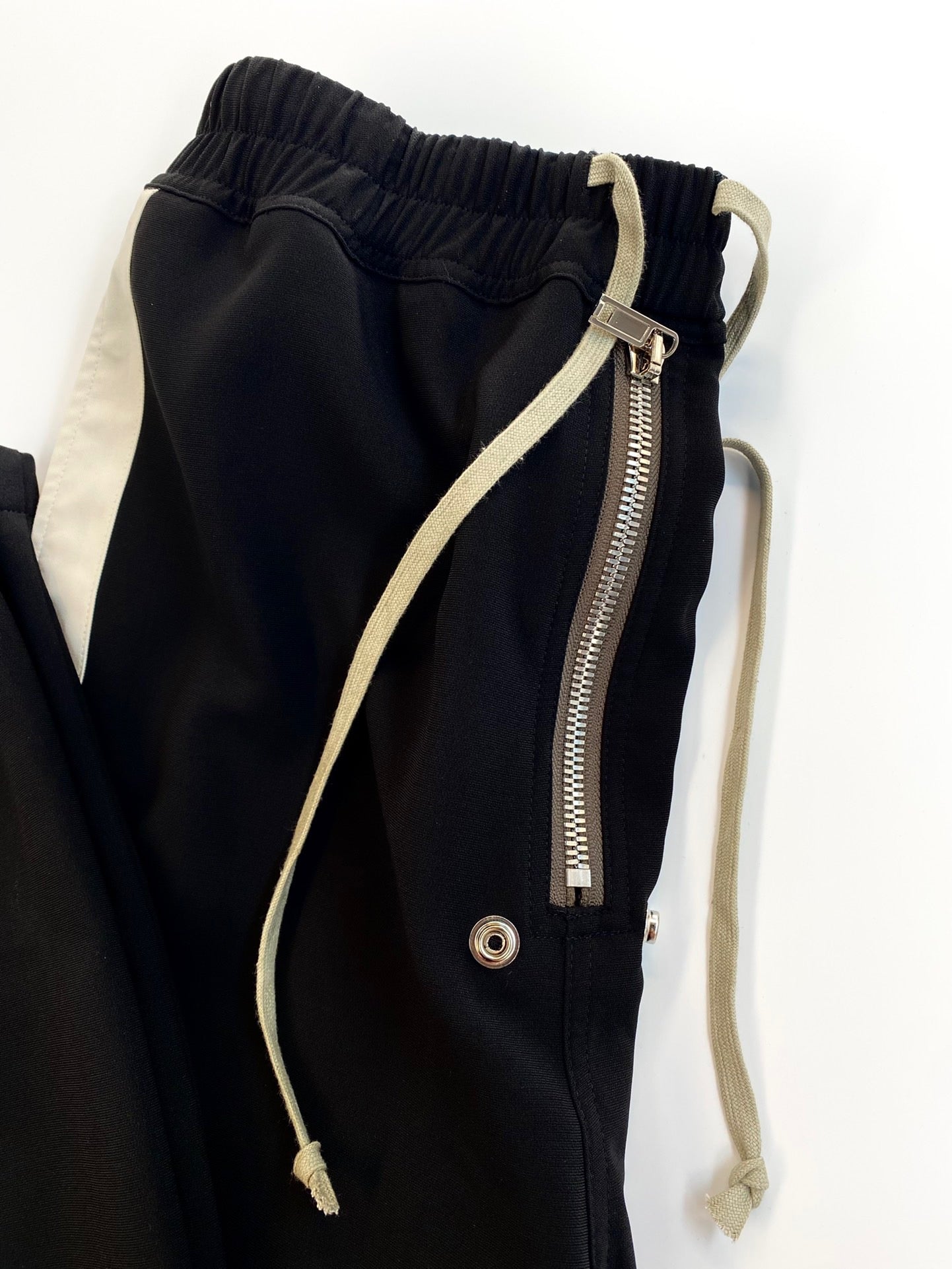 Schwarze Hosen