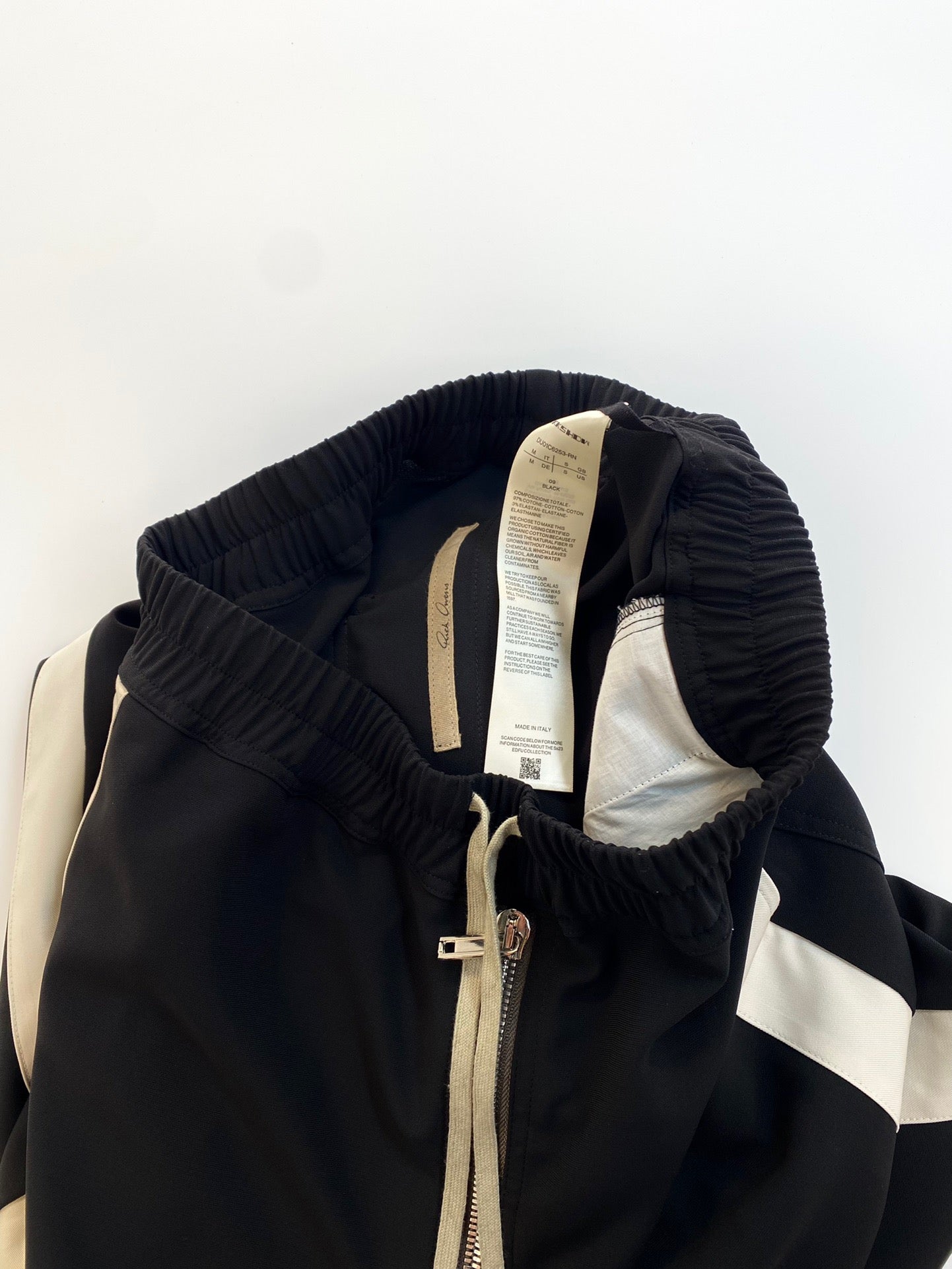 Schwarze Hosen