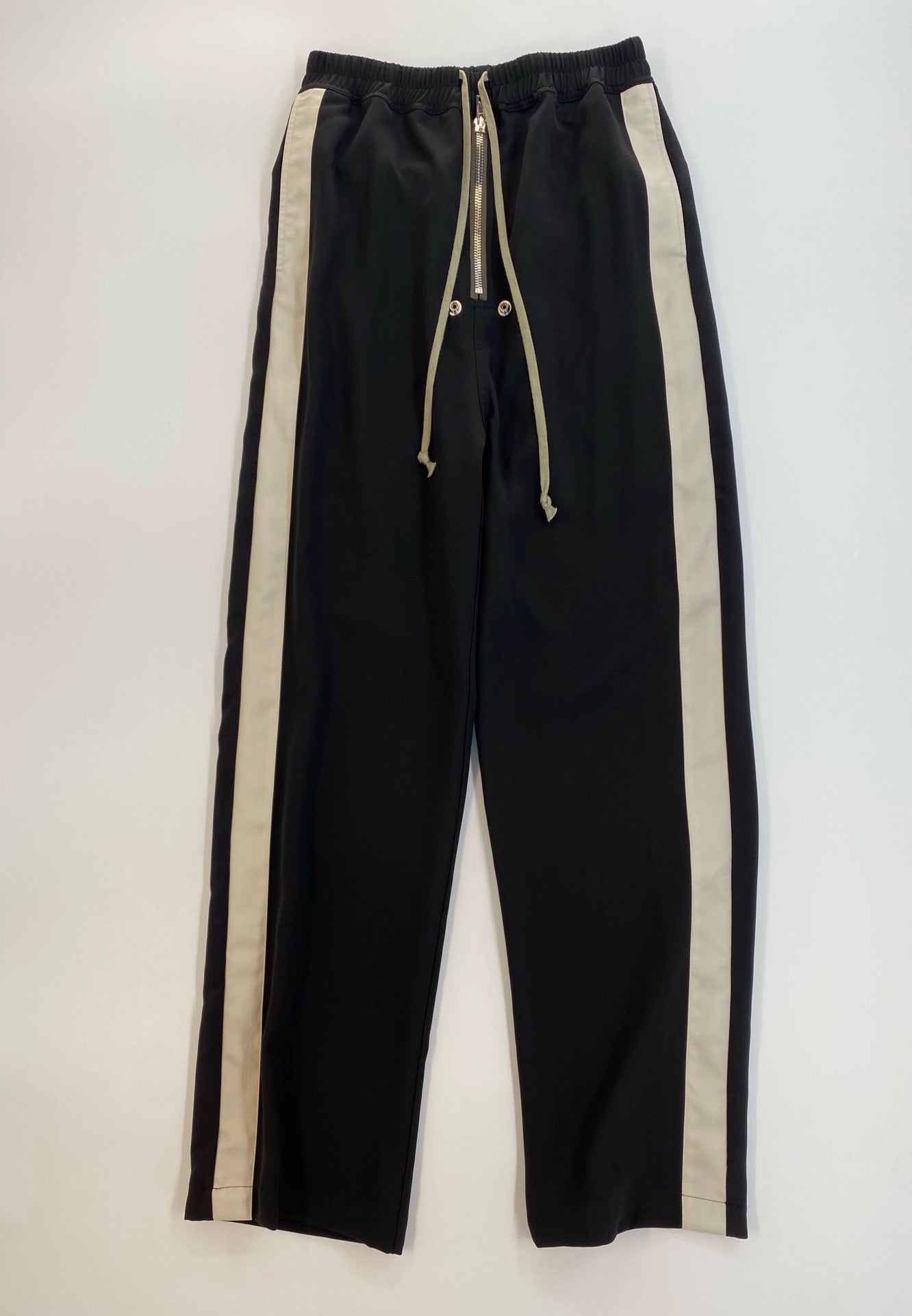 Schwarze Hosen