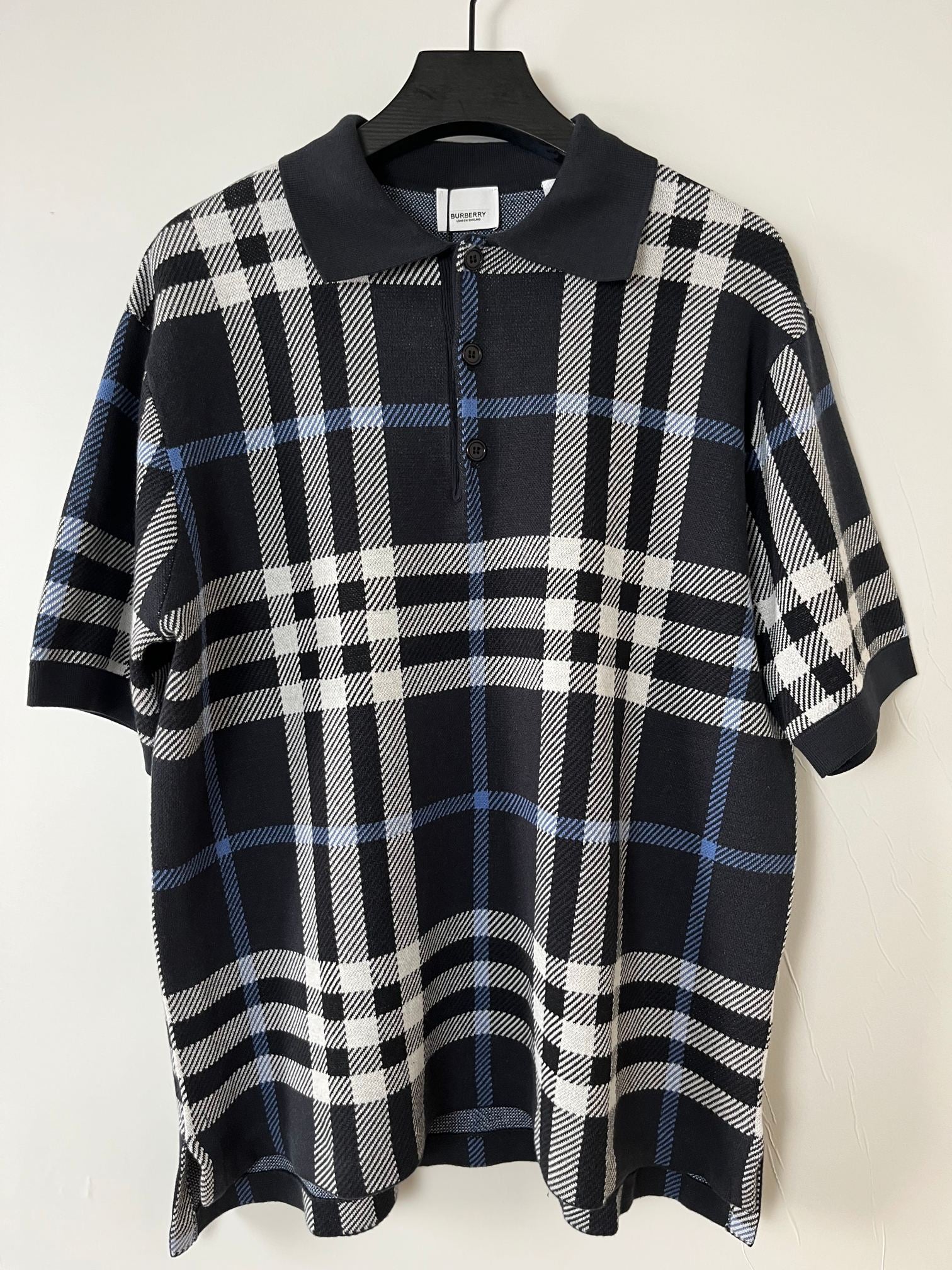 Schwarzgraues Polo