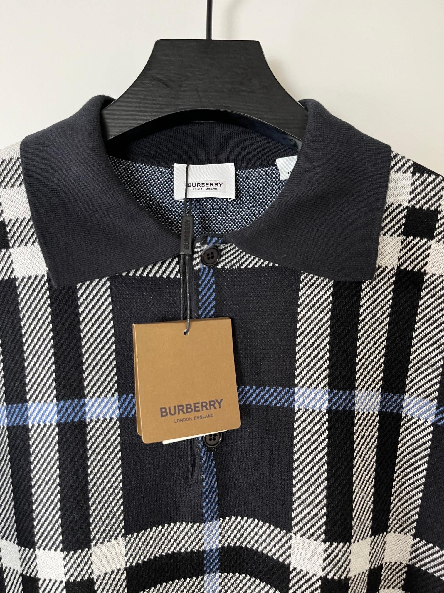 Schwarzgraues Polo