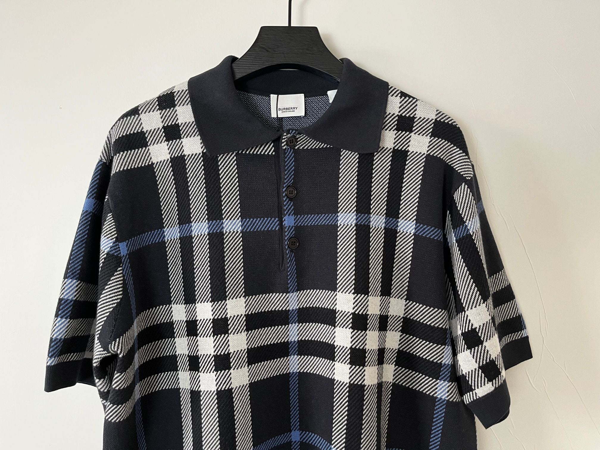 Schwarzgraues Polo