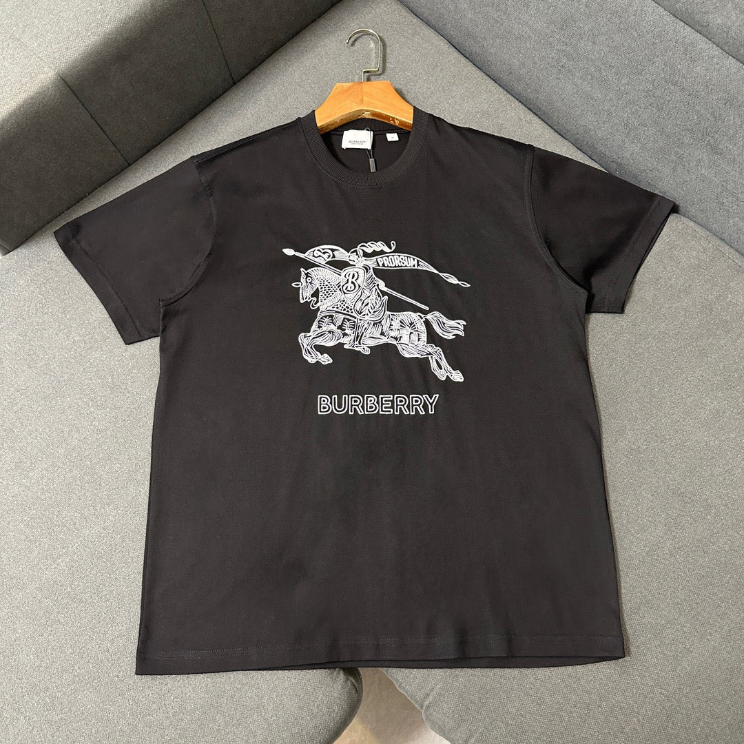 Black and White T-shirts - FashionHype.xyz