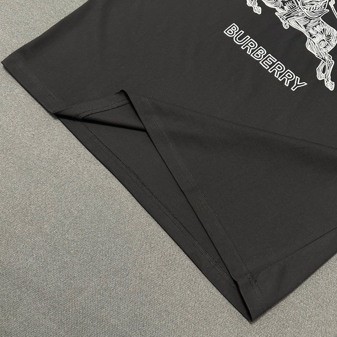 Black and White T-shirts - FashionHype.xyz