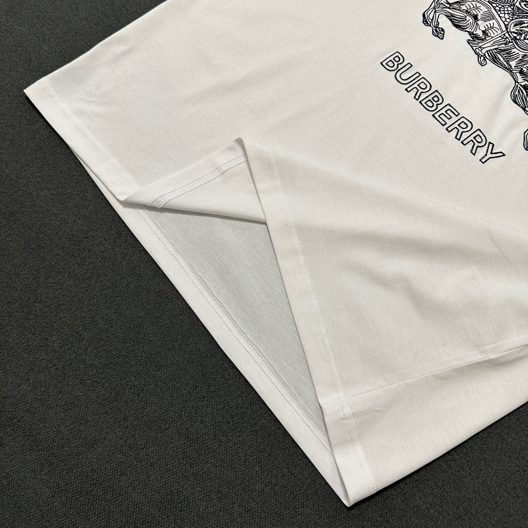 Black and White T-shirts - FashionHype.xyz