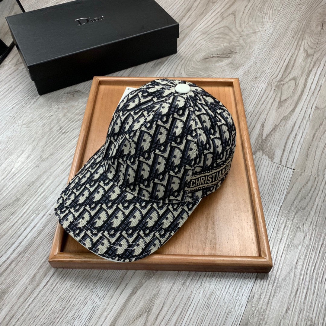 Schwarzgraue Caps