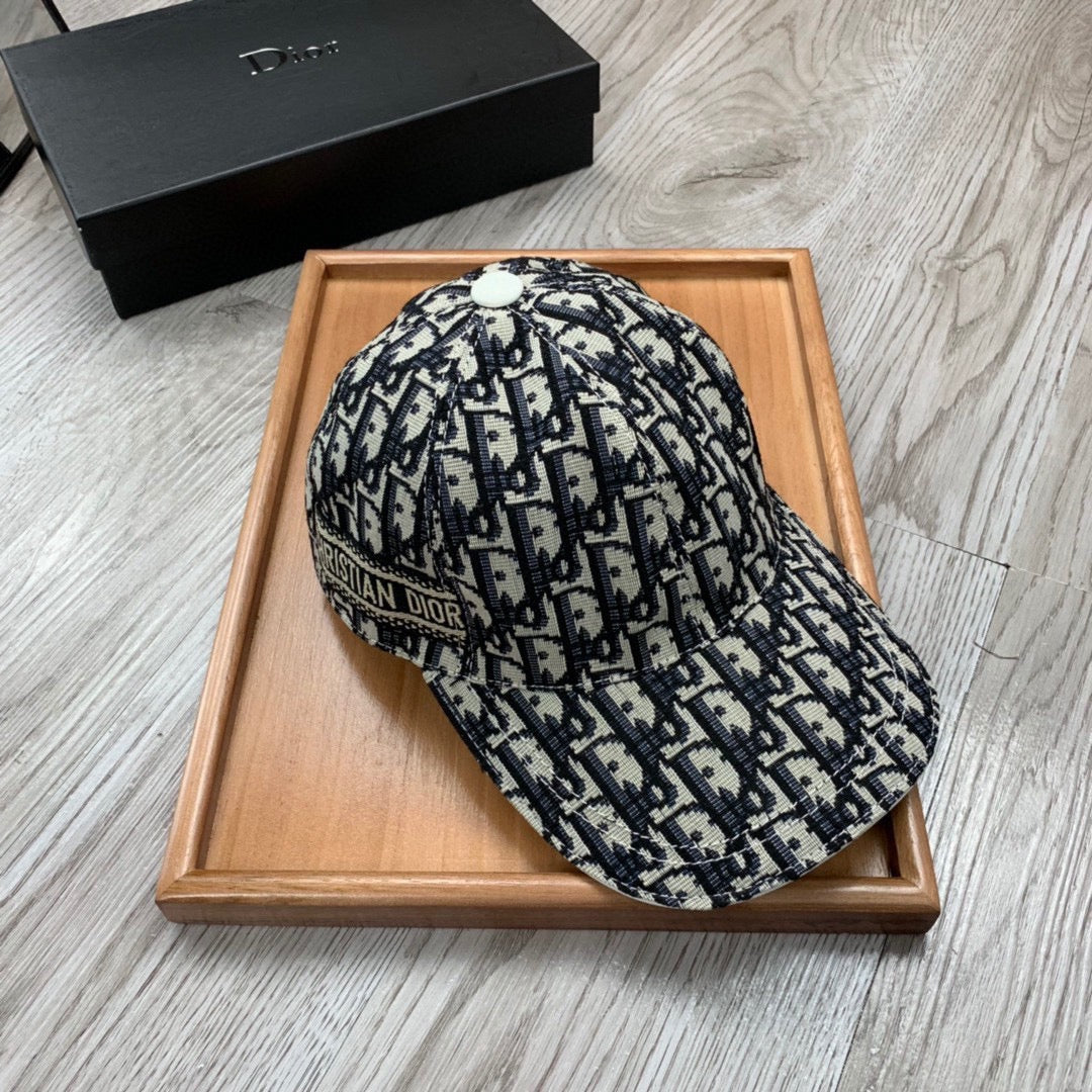 Schwarzgraue Caps