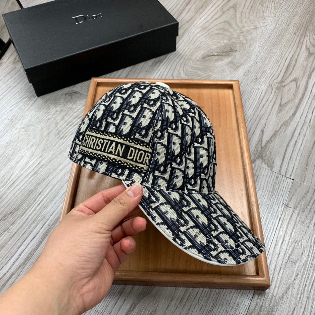 Schwarzgraue Caps