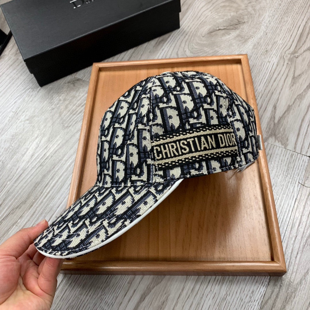 Schwarzgraue Caps