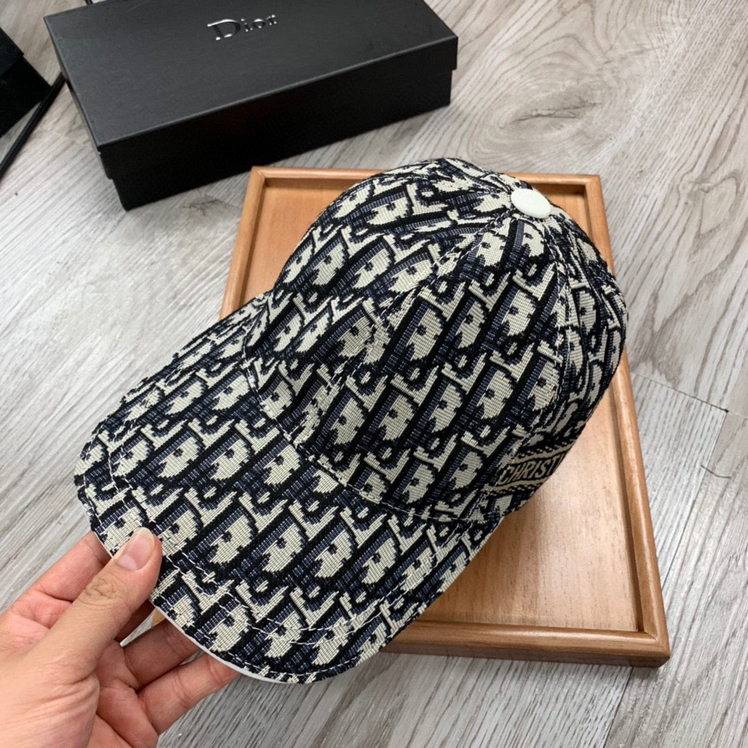 Schwarzgraue Caps