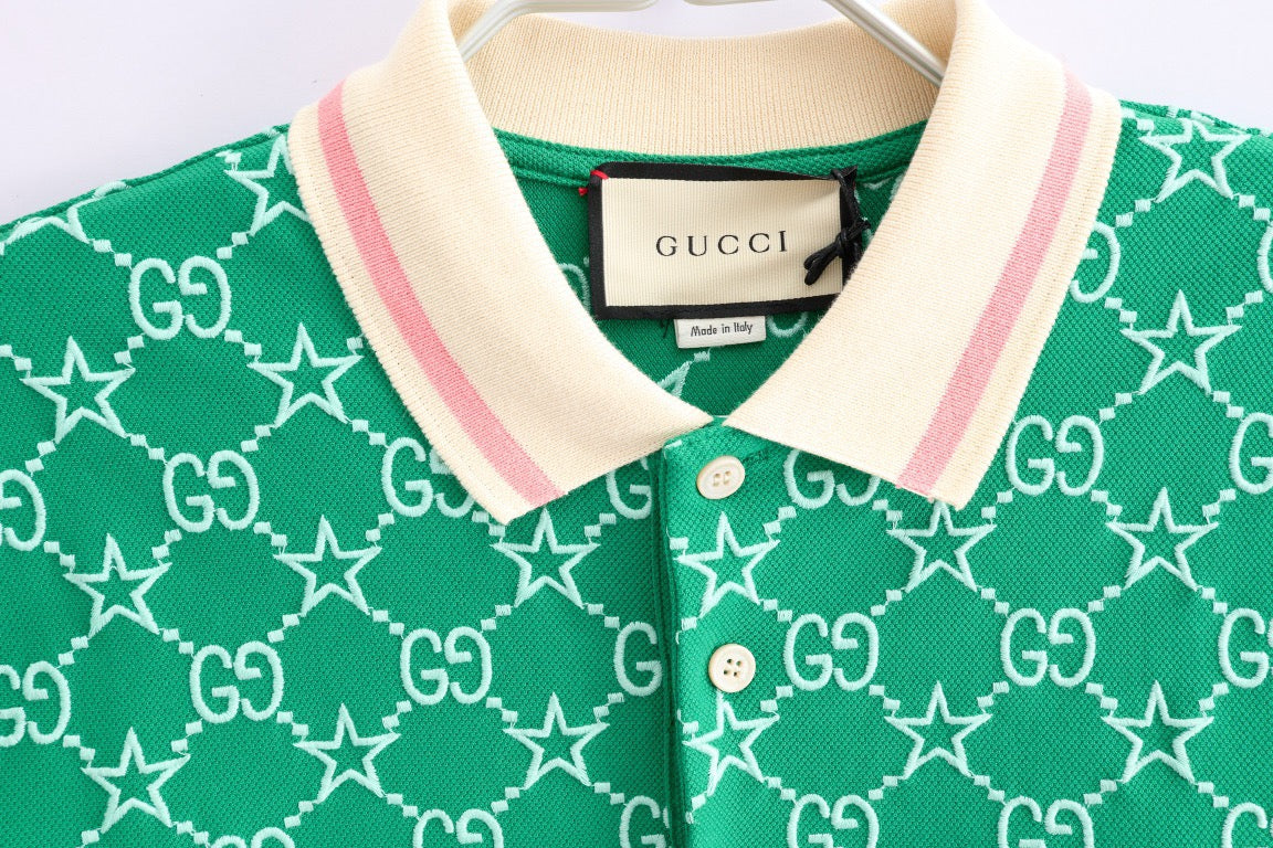 Rosa und grünes Polo