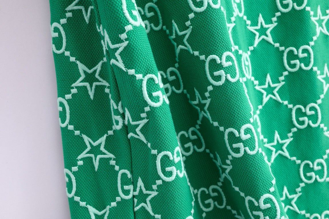 Rosa und grünes Polo