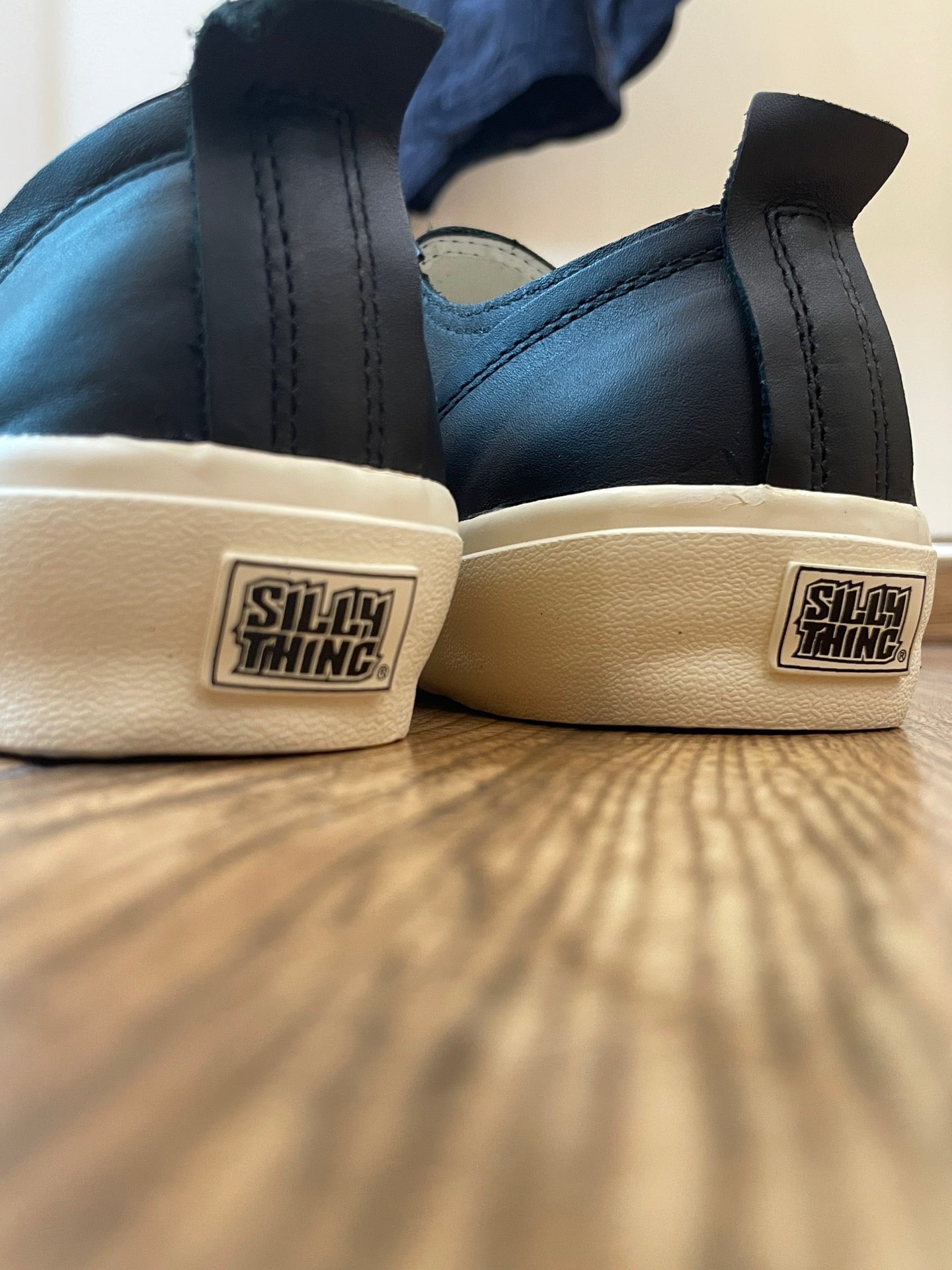 Schwarz-weiße Schuhe