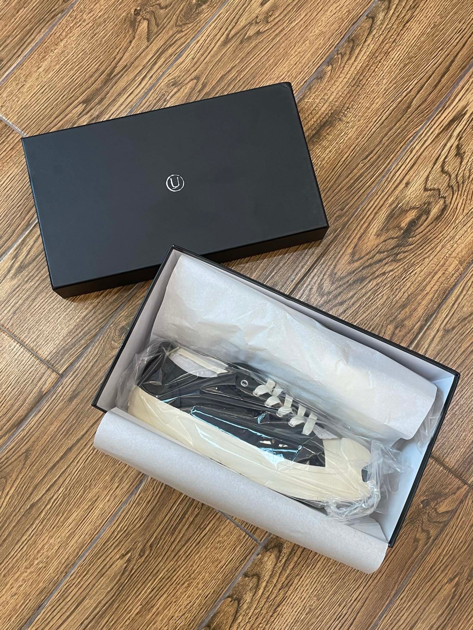 Schwarz-weiße Schuhe