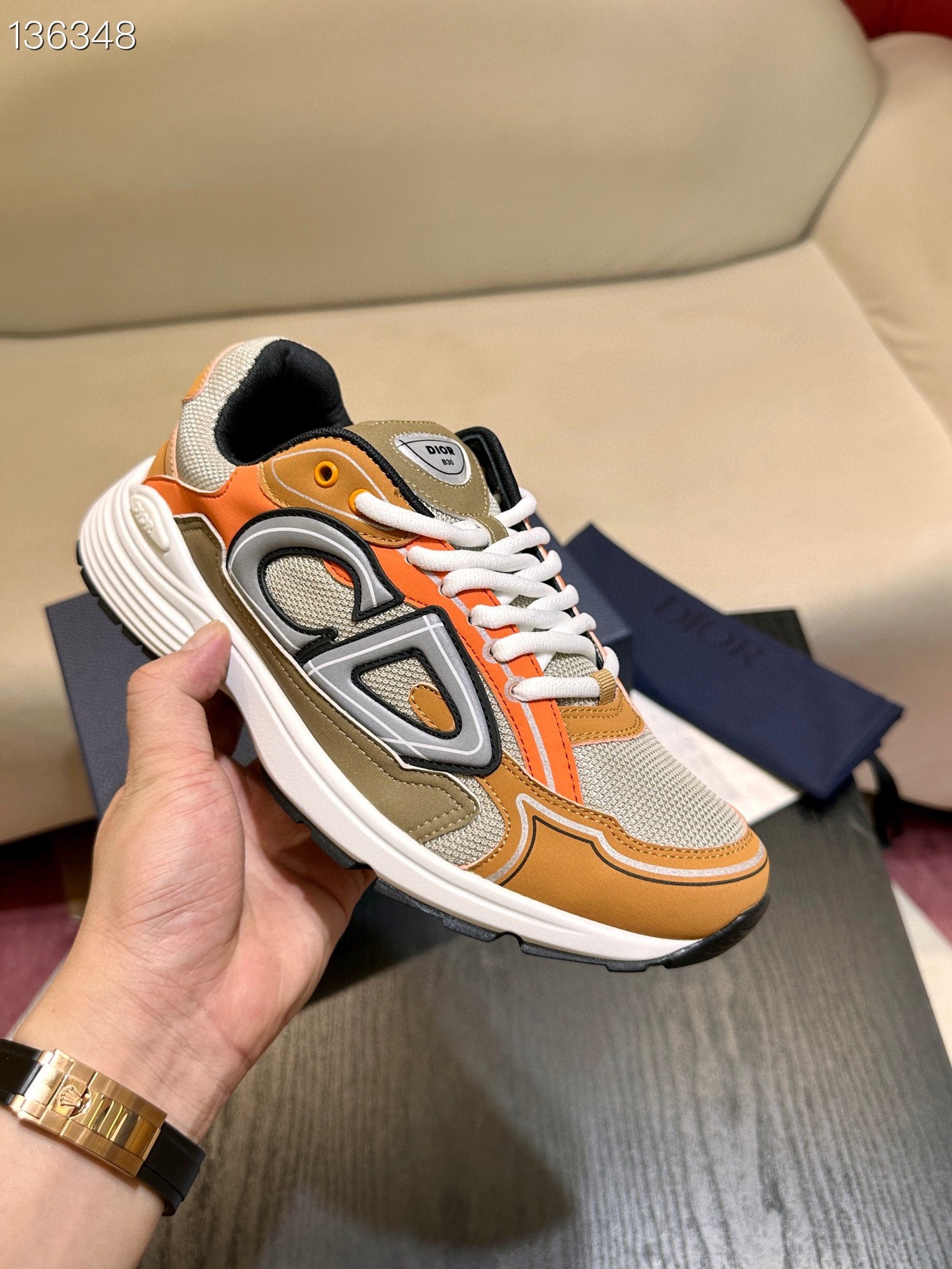 Mehrfarbige Schuhe