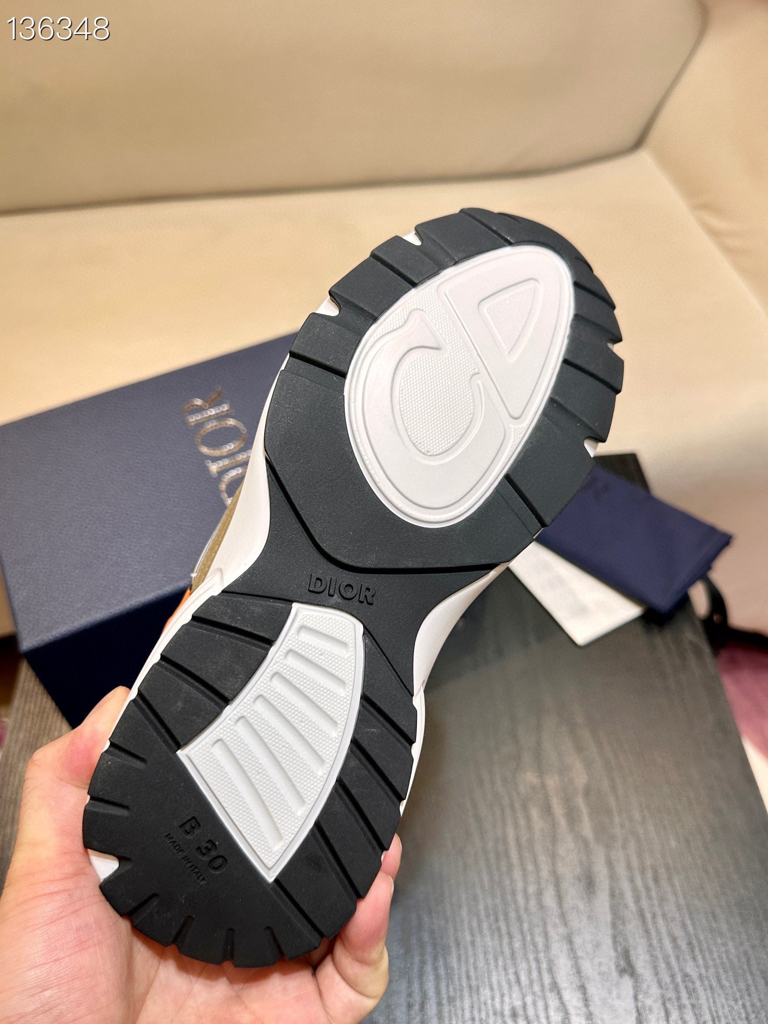 Mehrfarbige Schuhe