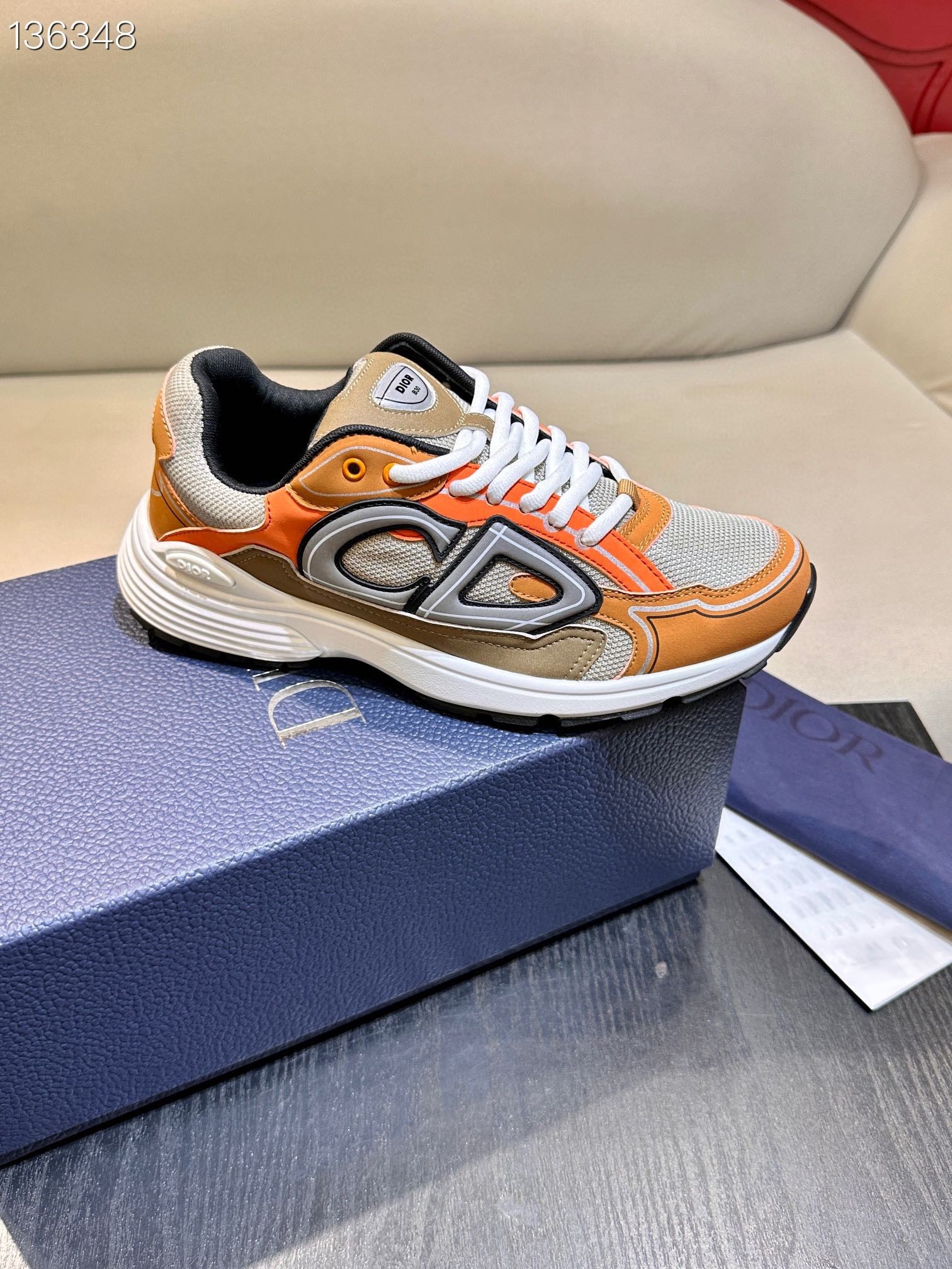 Mehrfarbige Schuhe
