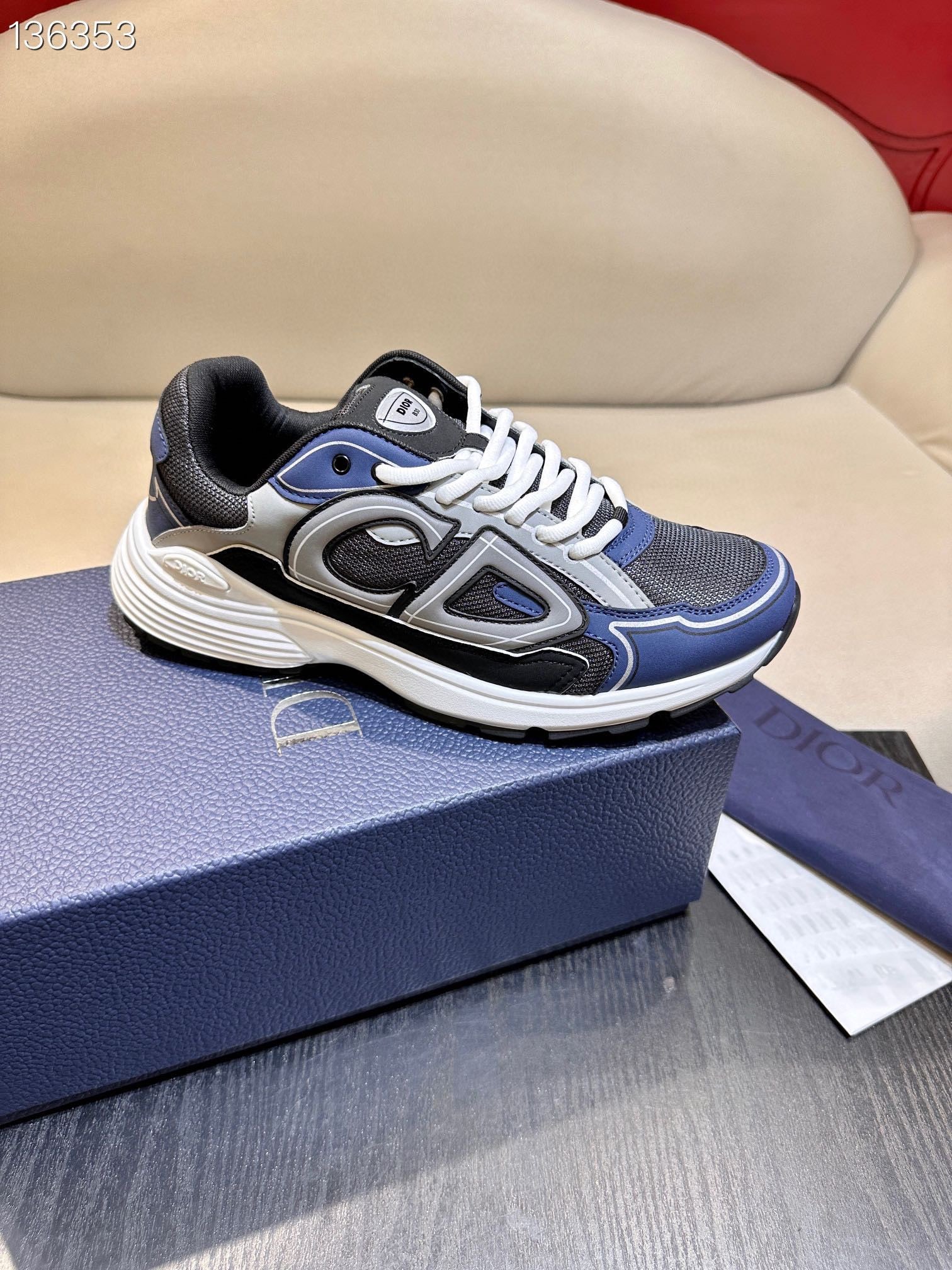 Mehrfarbige Schuhe