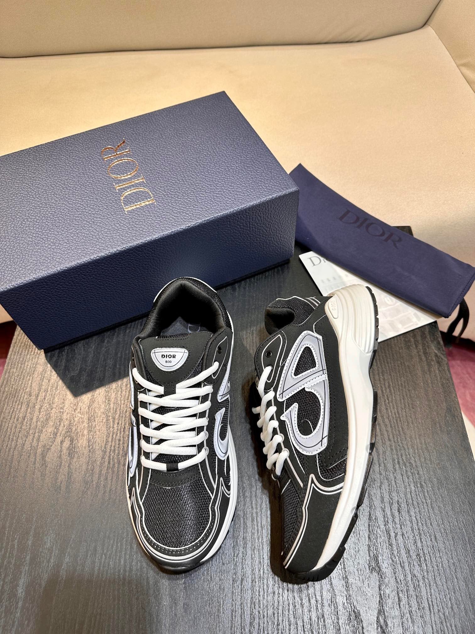 Mehrfarbige Schuhe
