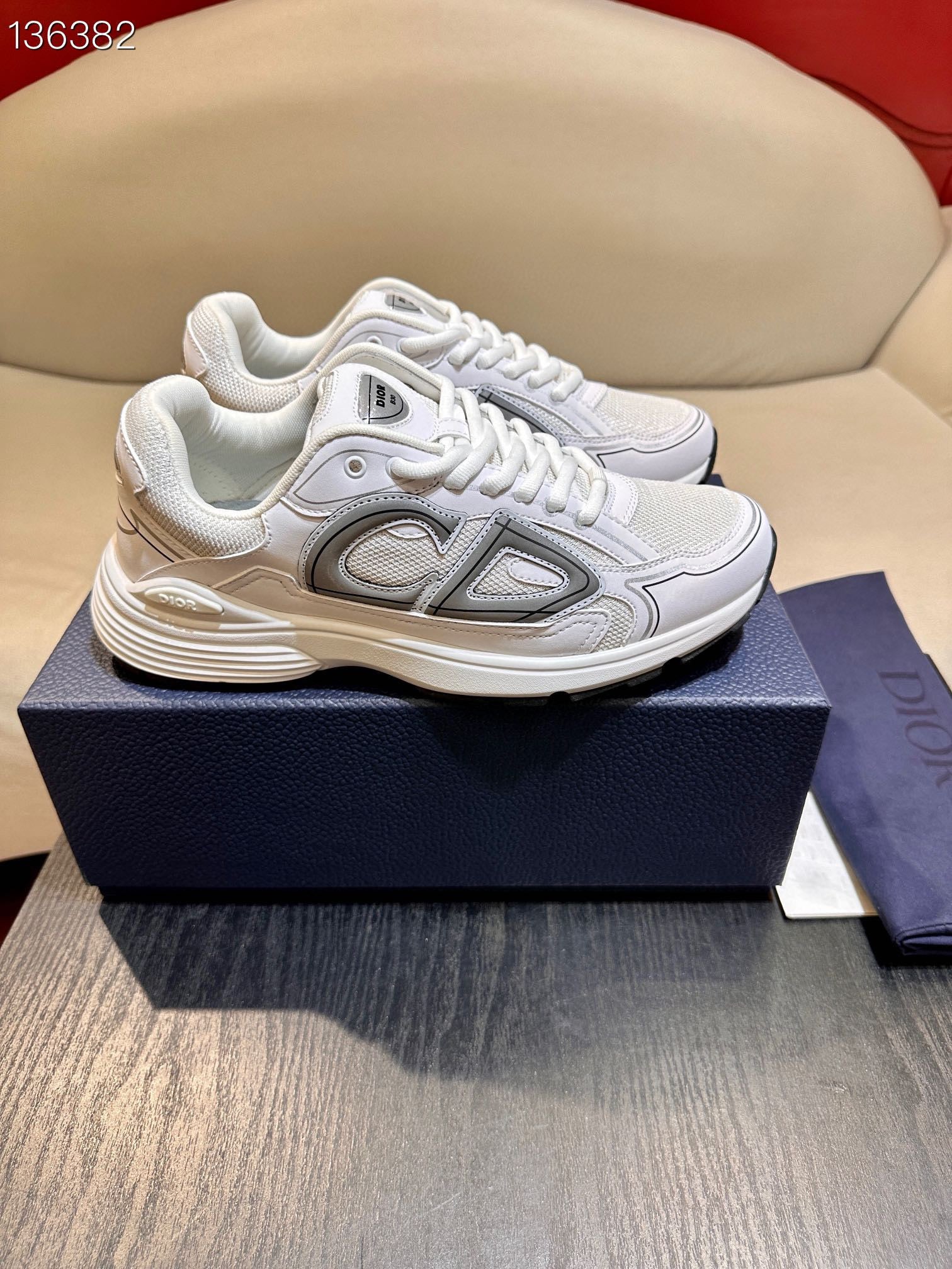 Mehrfarbige Schuhe
