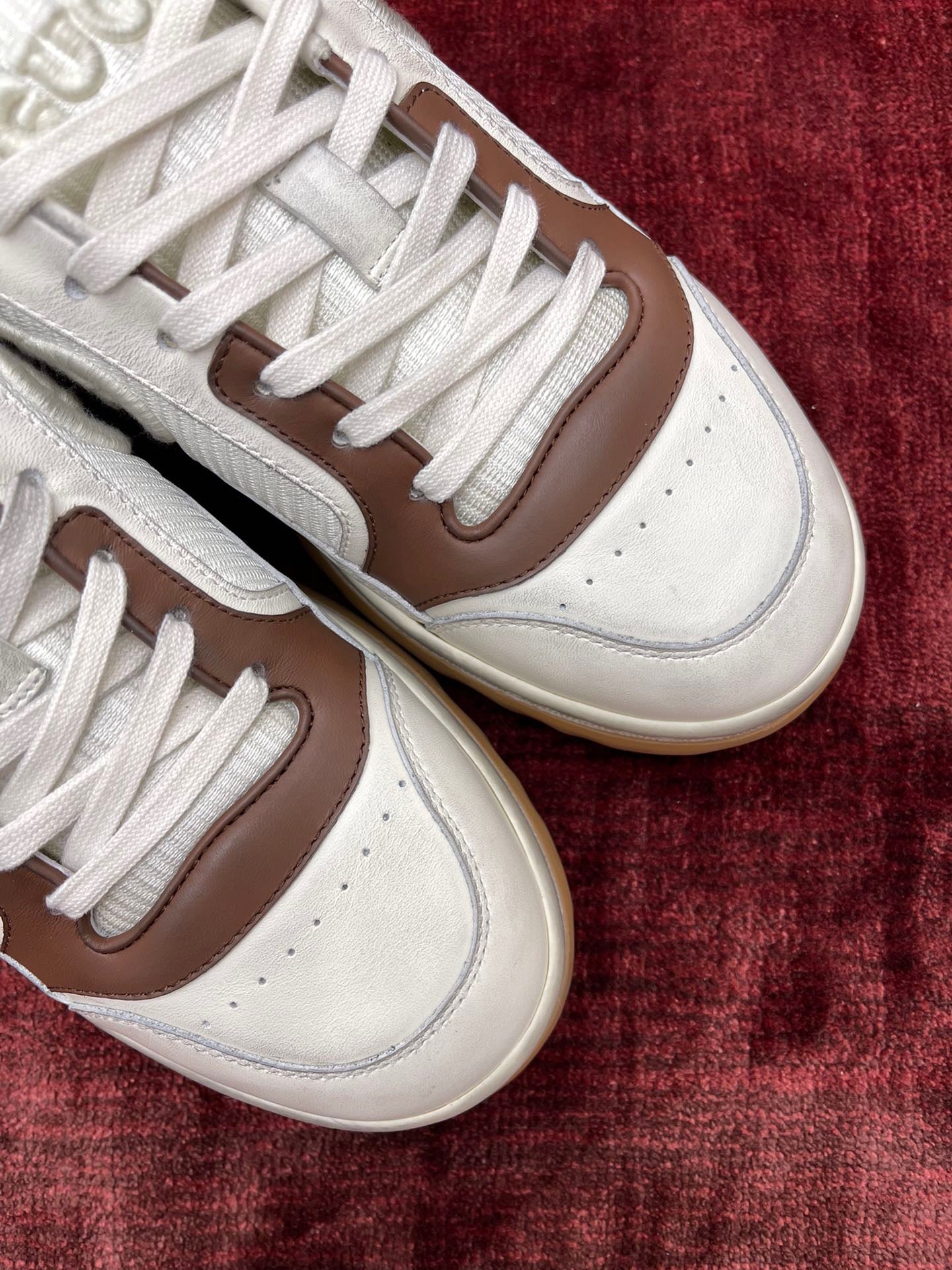 Weiße Schuhe