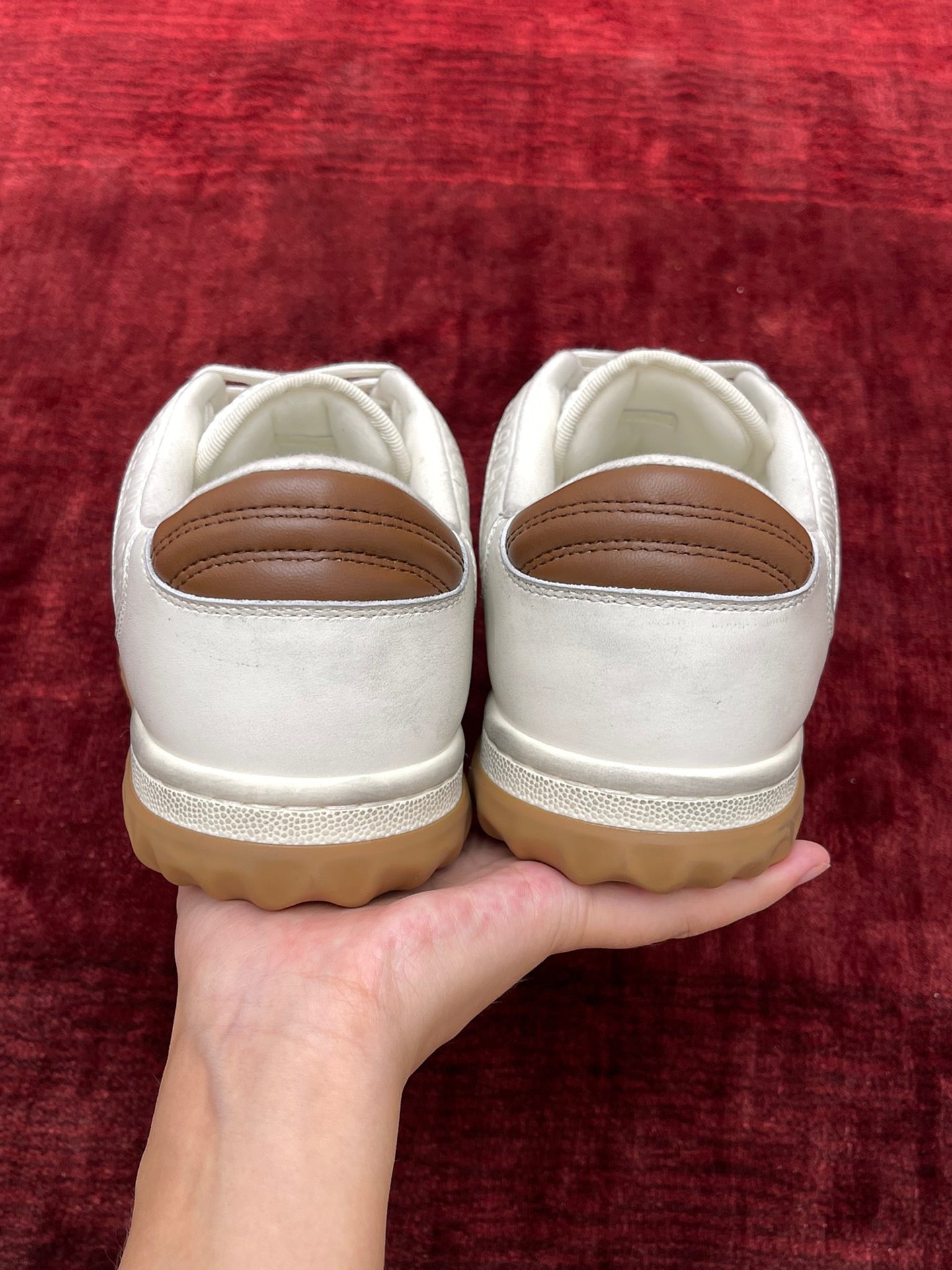 Weiße Schuhe