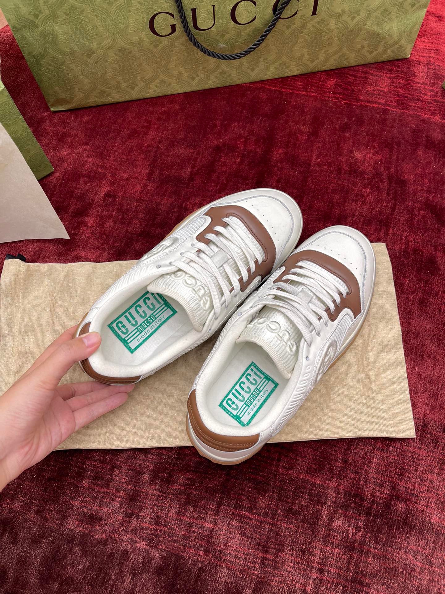 Weiße Schuhe