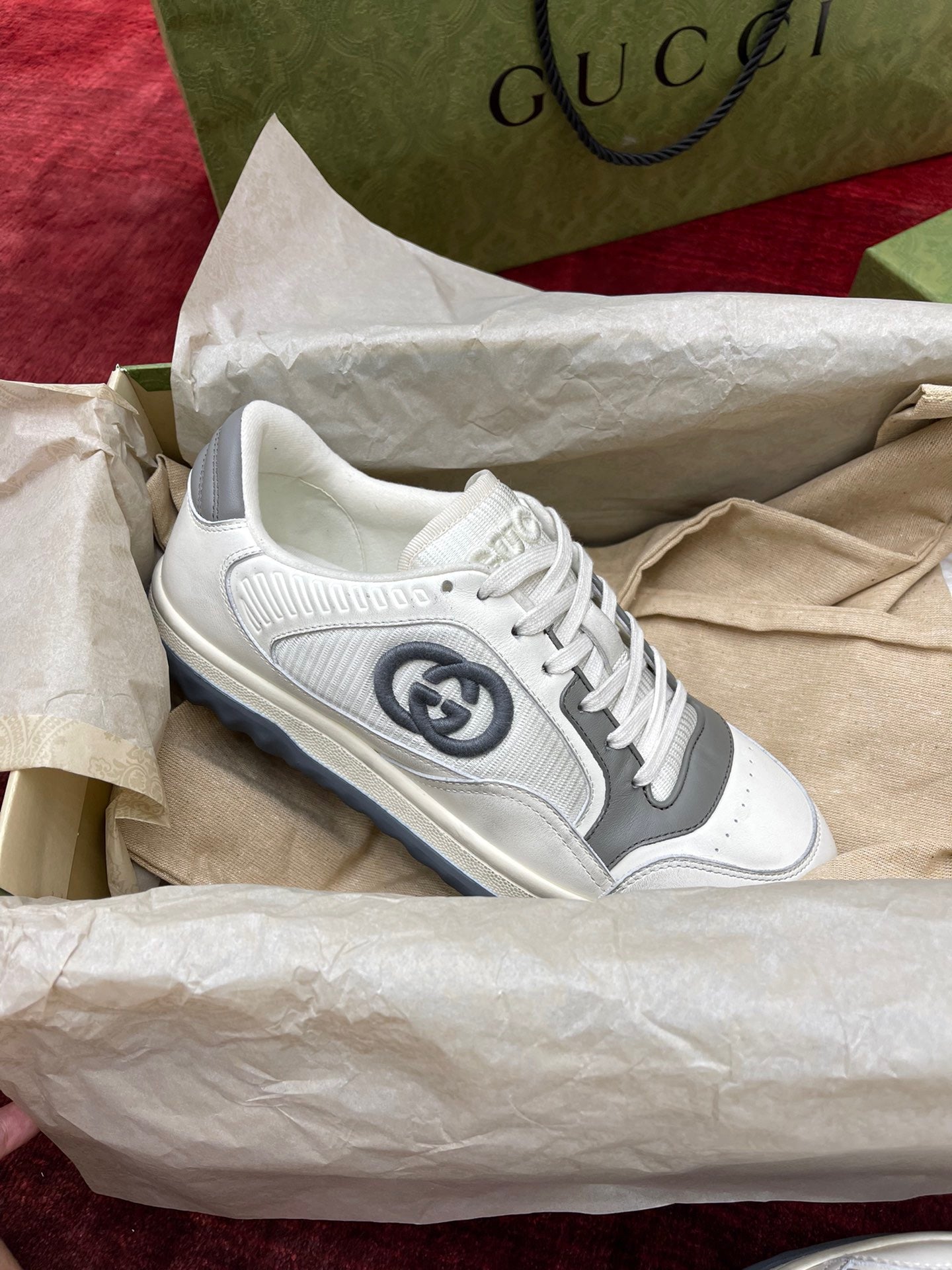 Weiße Schuhe