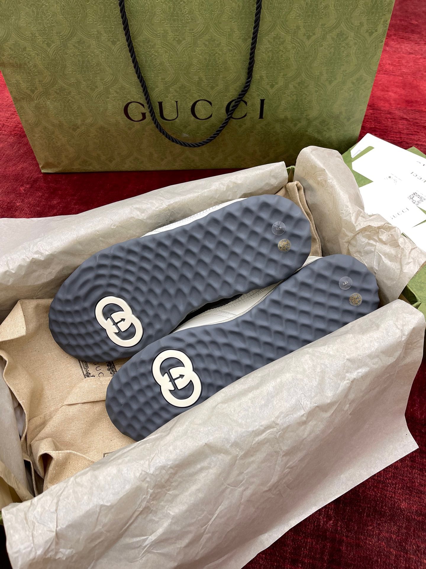 Weiße Schuhe