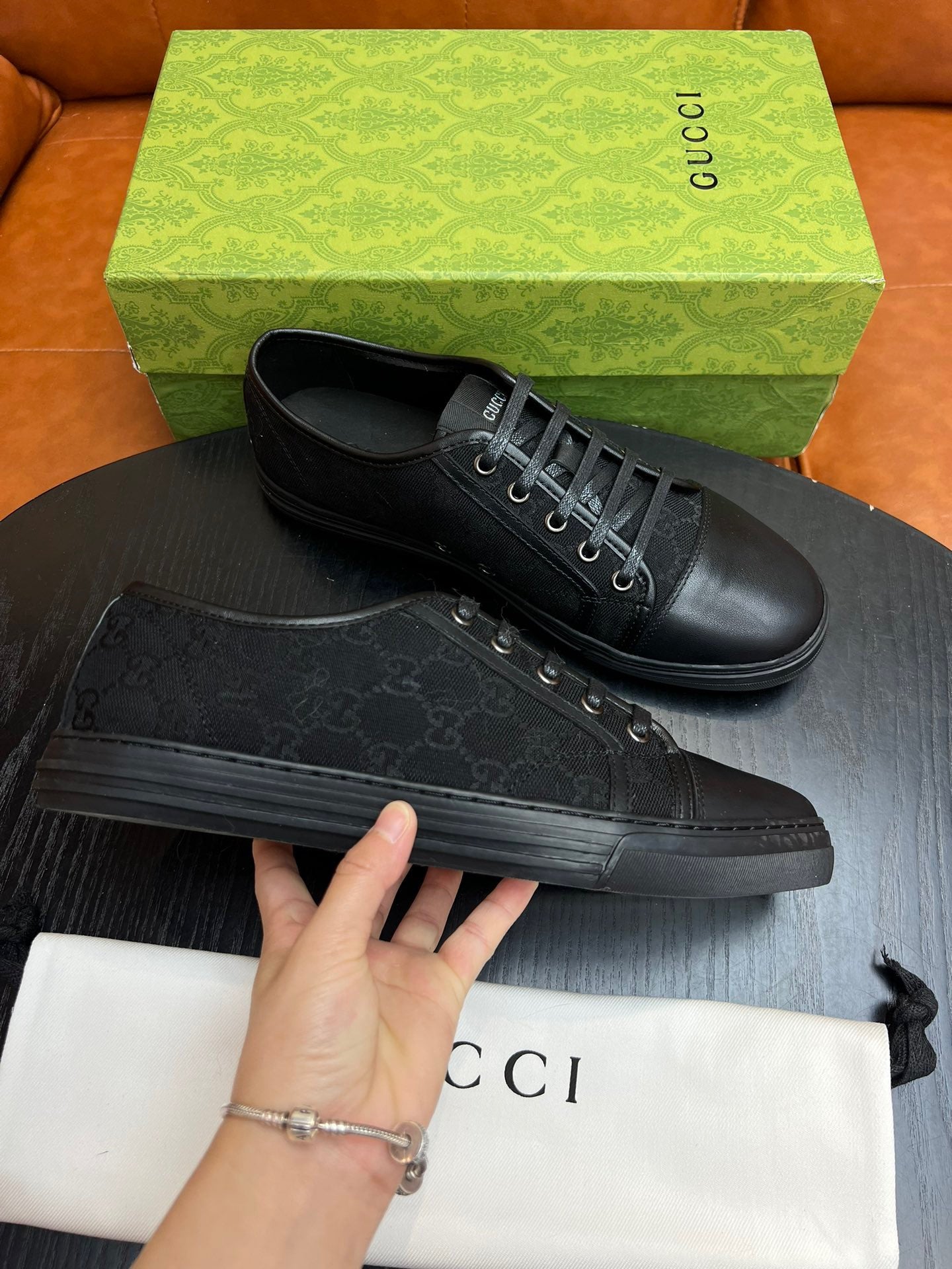 Mehrfarbige Schuhe