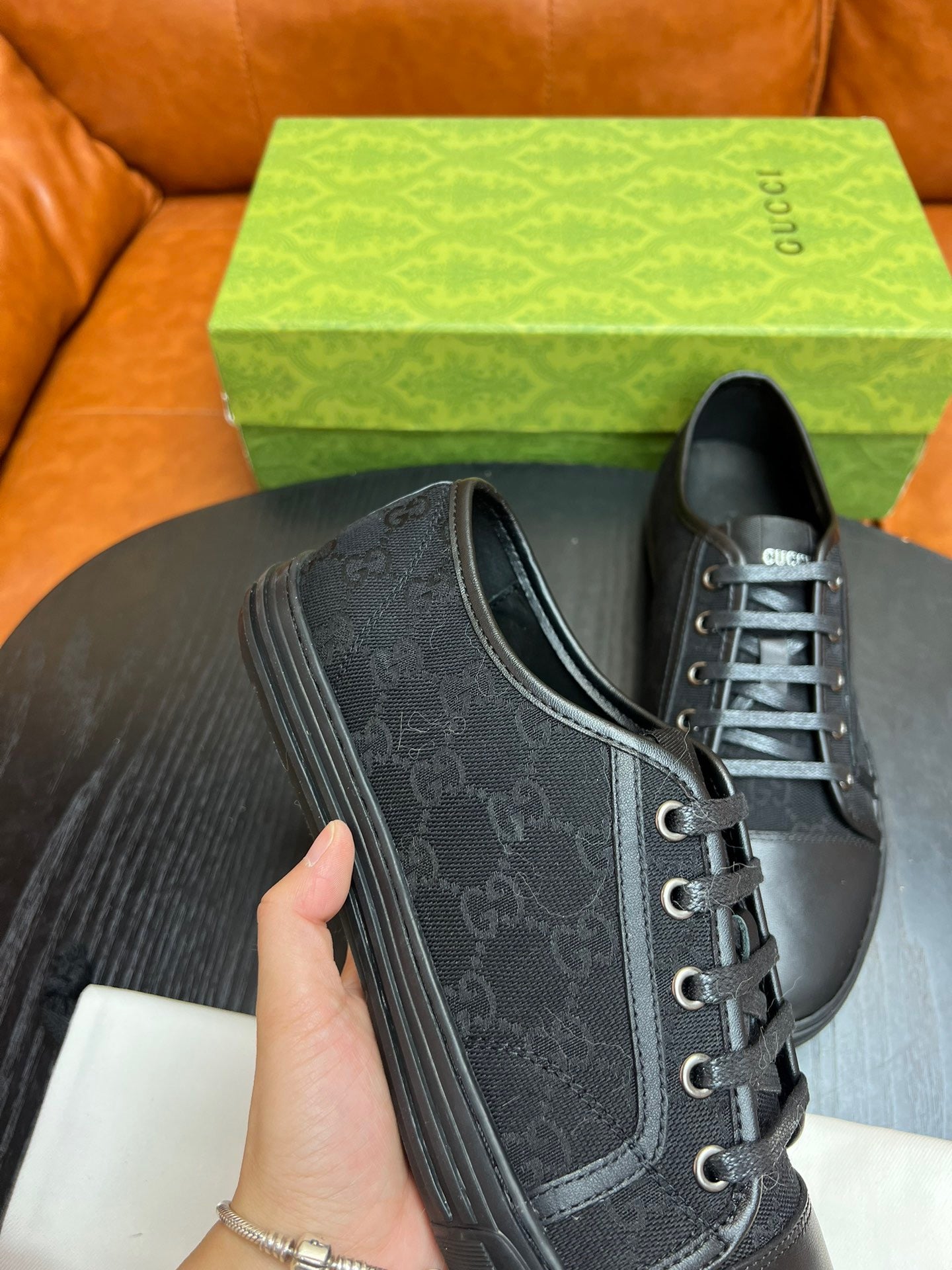 Mehrfarbige Schuhe