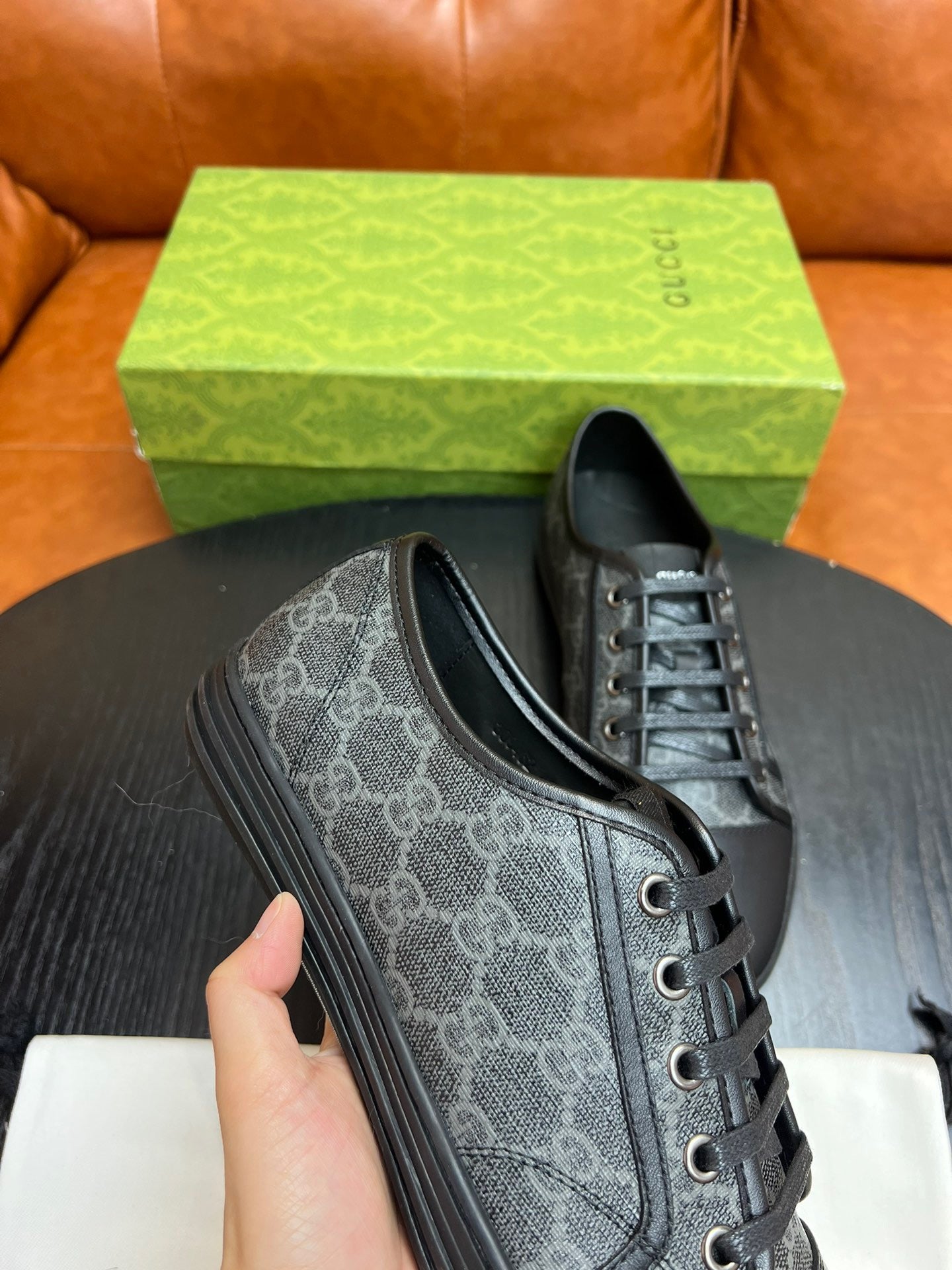 Mehrfarbige Schuhe