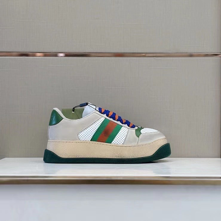 Mehrfarbige Schuhe
