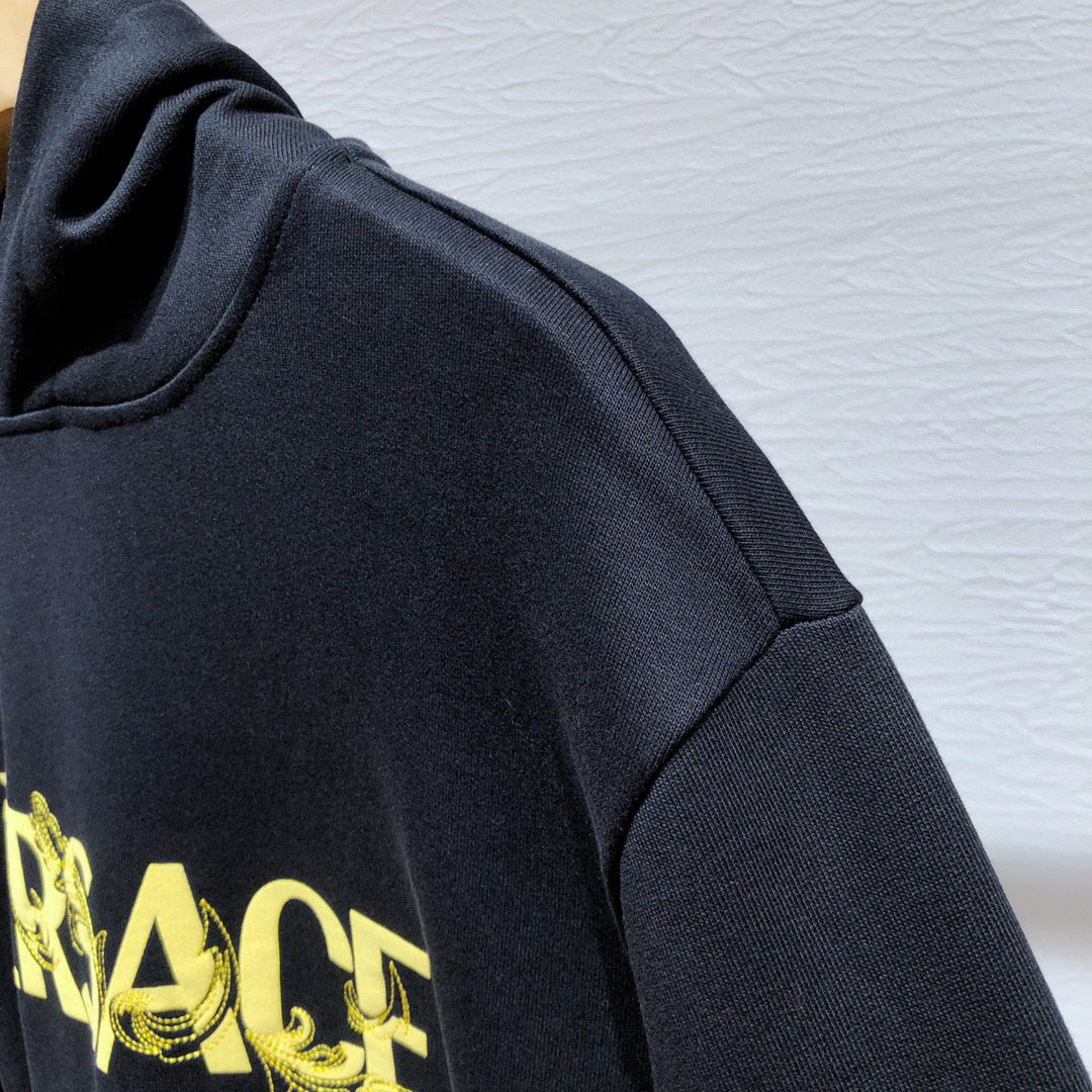 Sudaderas negras con capucha